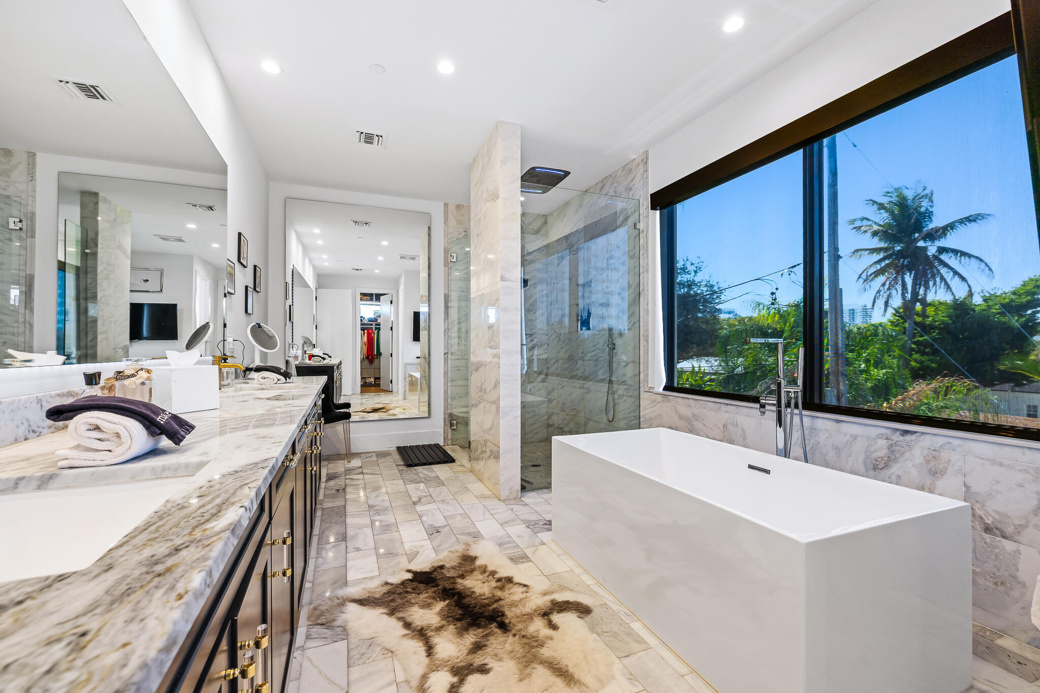 549 NE 10TH, Fort Lauderdale FL 33301