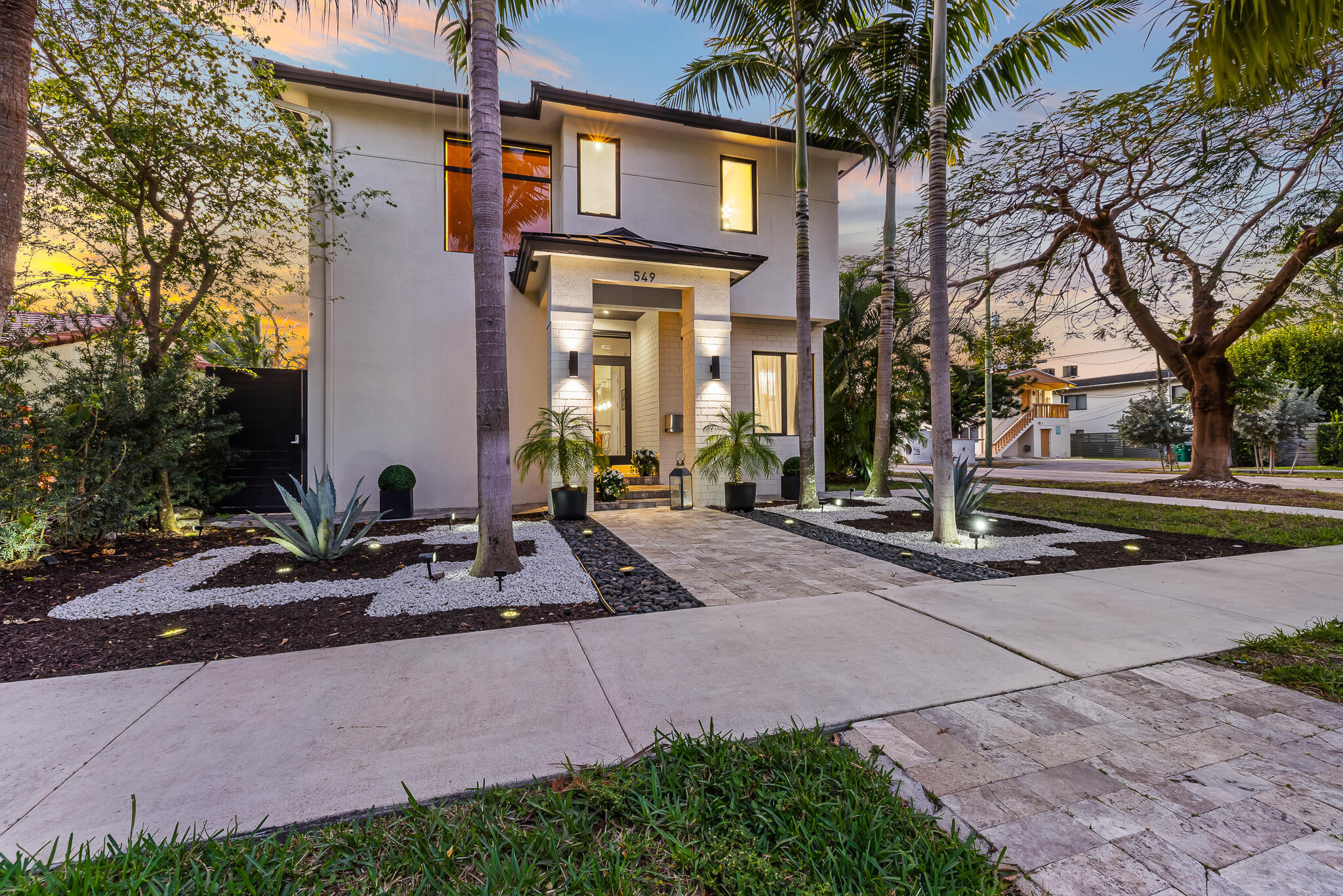 549 NE 10TH, Fort Lauderdale FL 33301