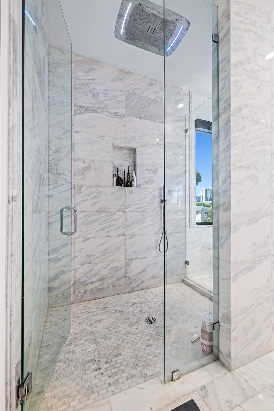 549 NE 10TH, Fort Lauderdale FL 33301