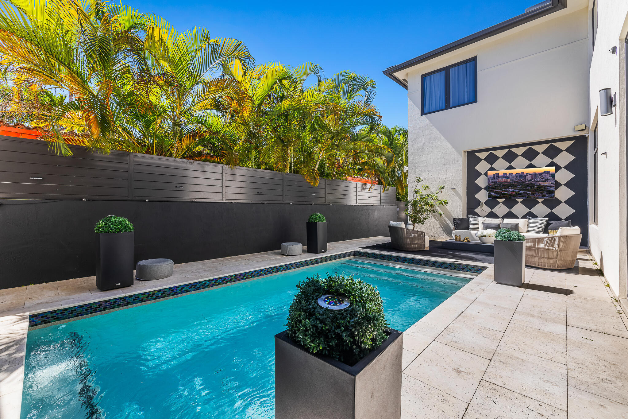 549 NE 10TH, Fort Lauderdale FL 33301