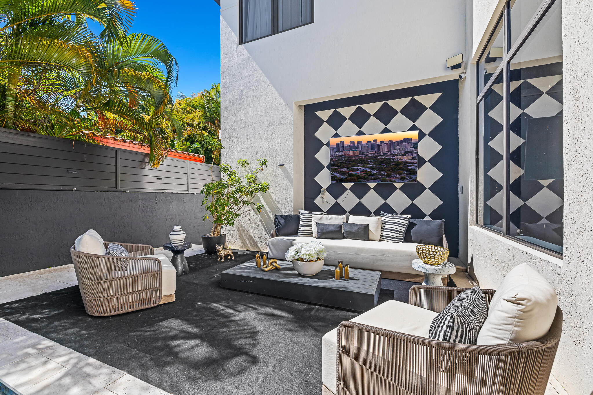 549 NE 10TH, Fort Lauderdale FL 33301
