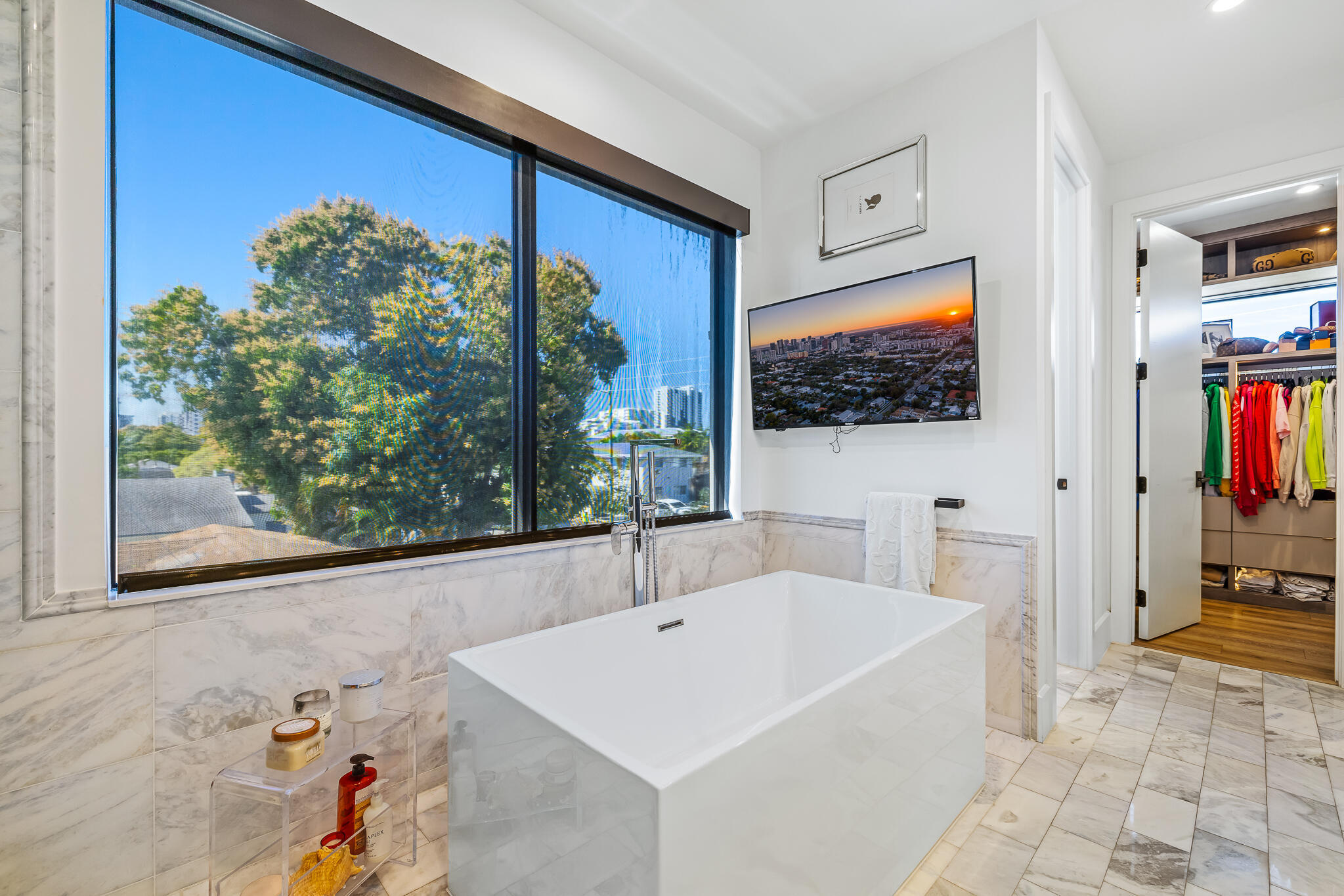 549 NE 10TH, Fort Lauderdale FL 33301