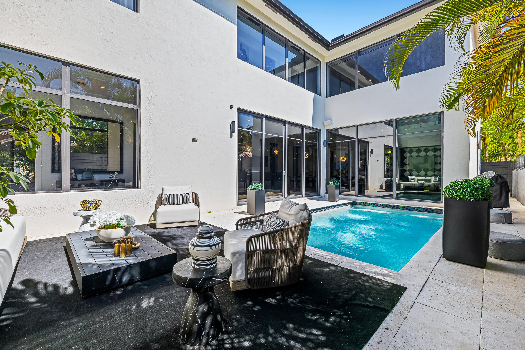 549 NE 10TH, Fort Lauderdale FL 33301