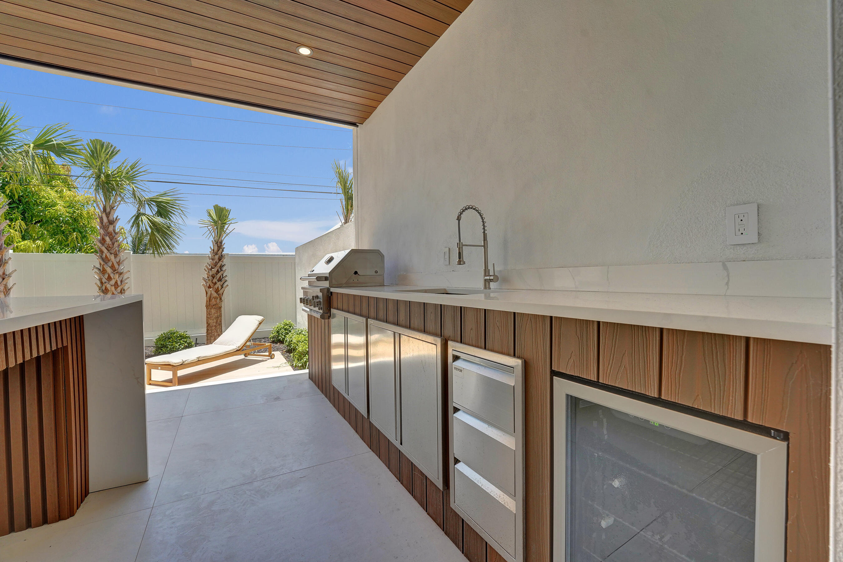 1525 NE 15TH, Fort Lauderdale FL 33304