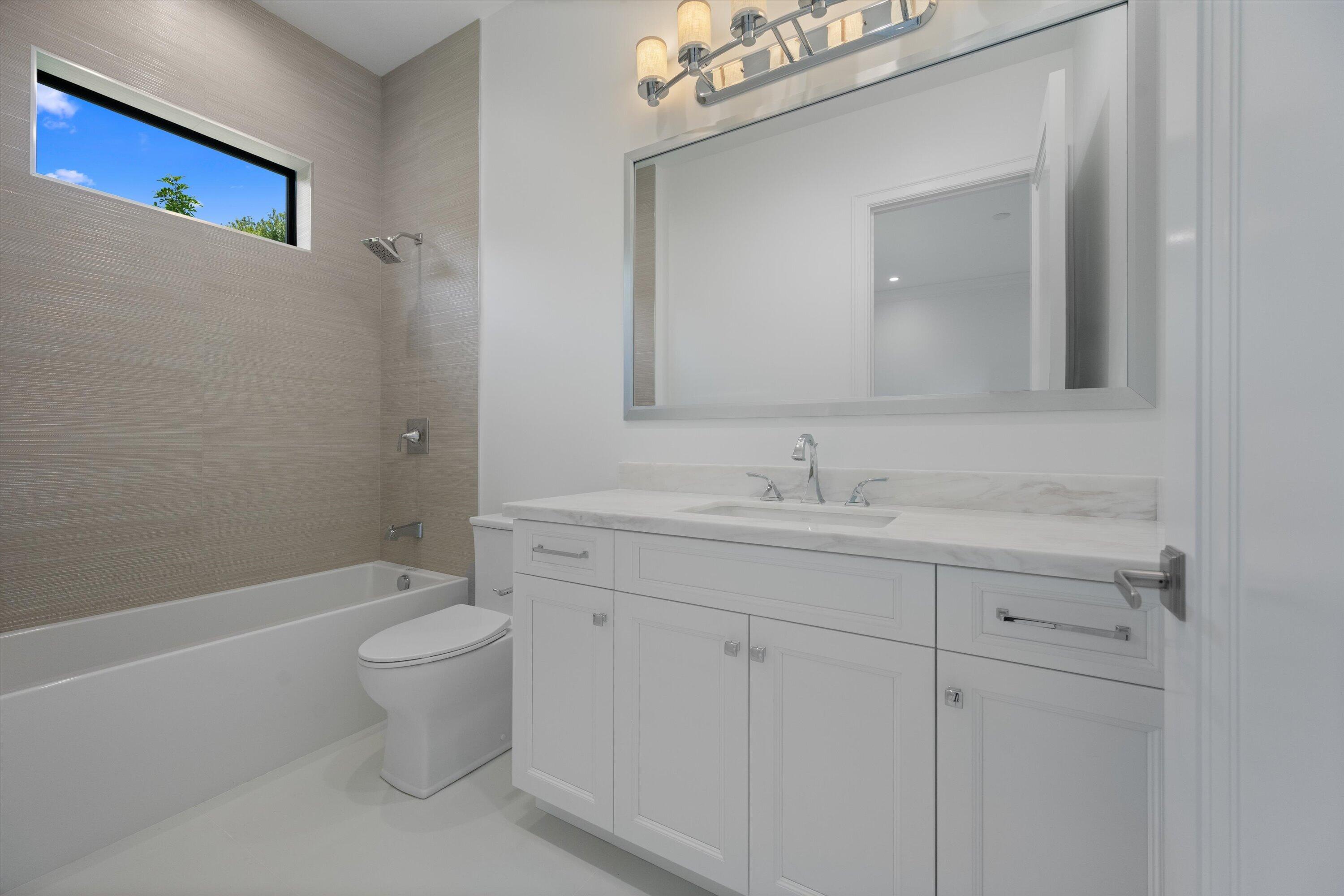 1712 Mayacoo Lakes, West Palm Beach FL 33411