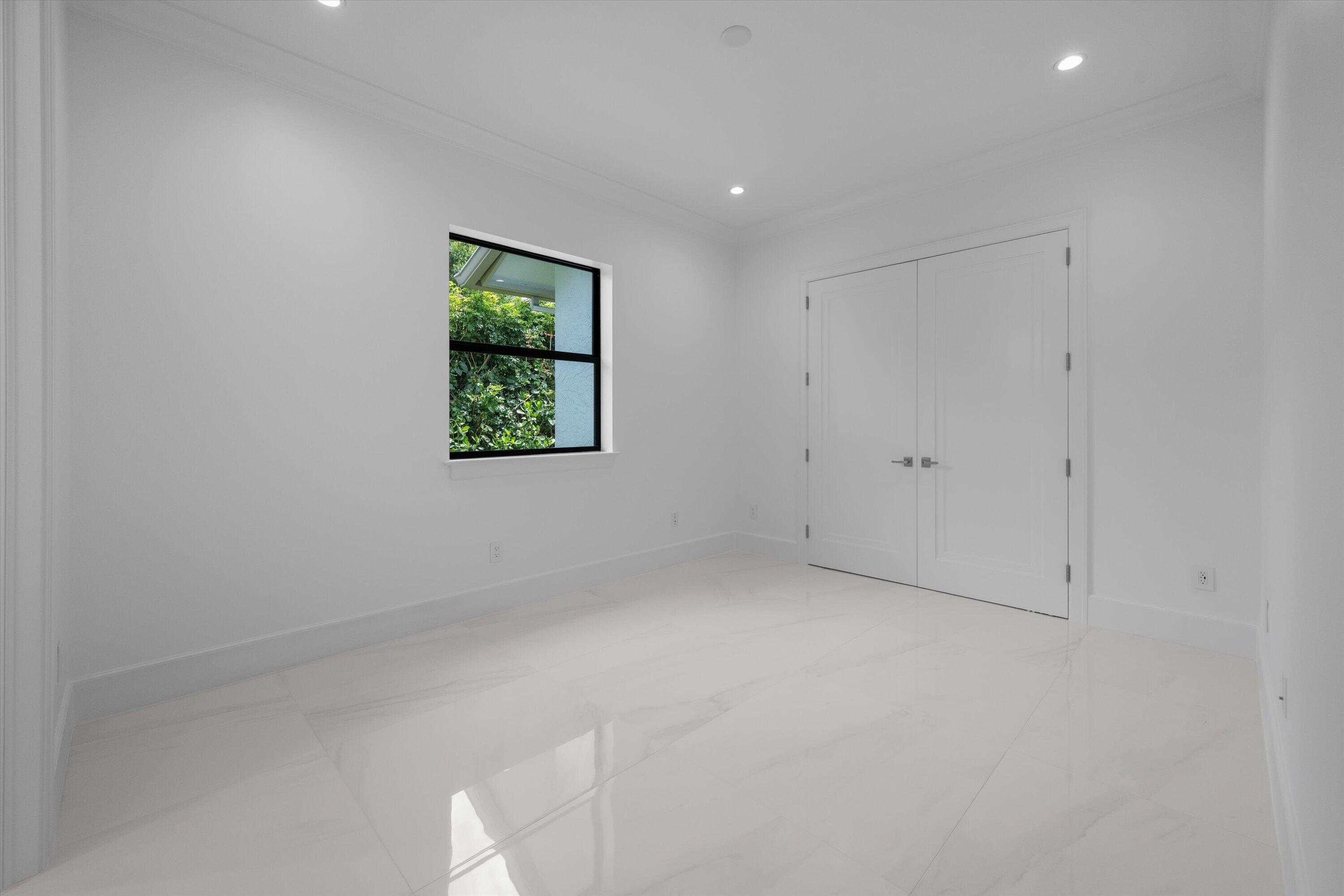 1712 Mayacoo Lakes, West Palm Beach FL 33411