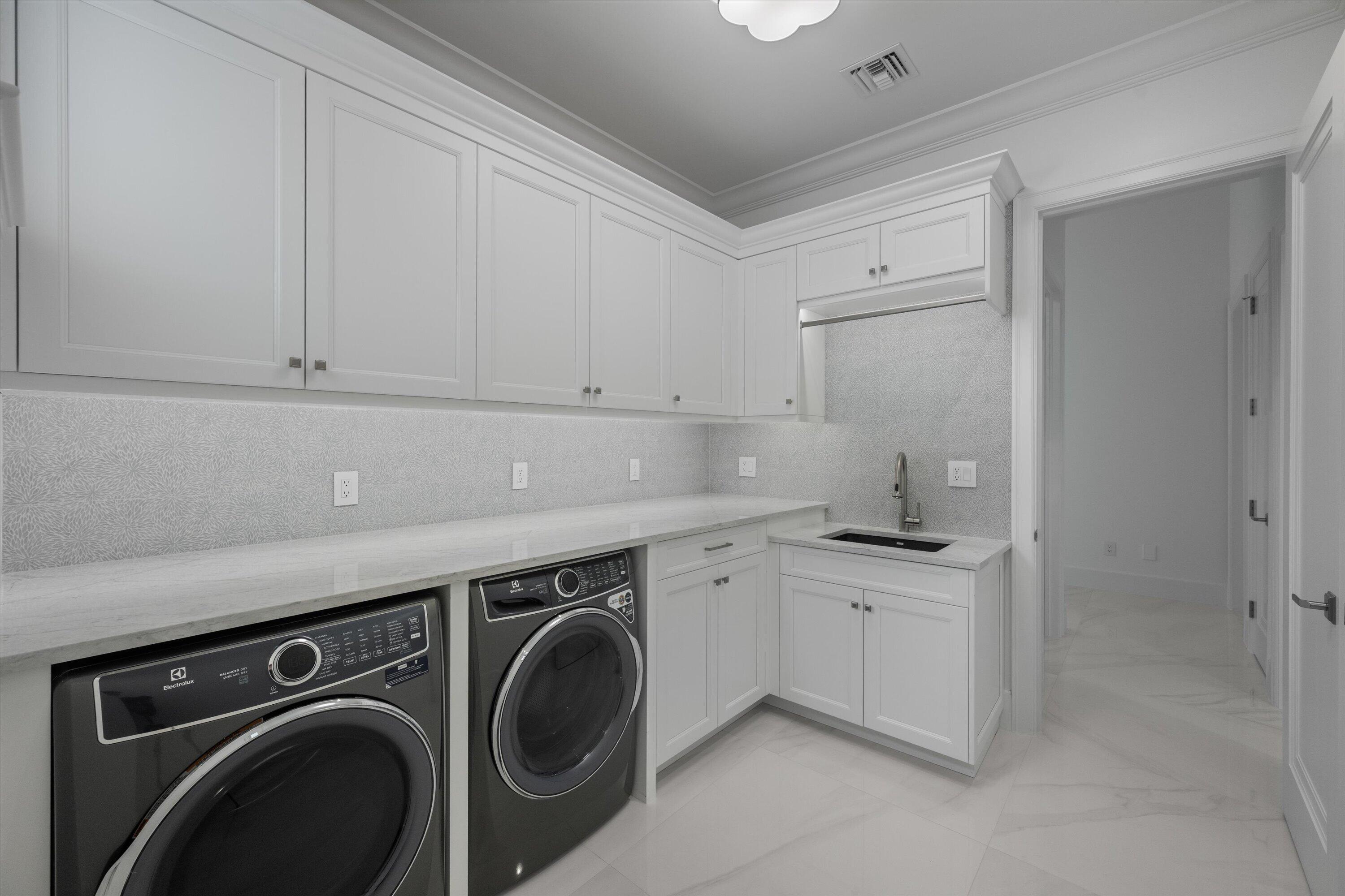 1712 Mayacoo Lakes, West Palm Beach FL 33411