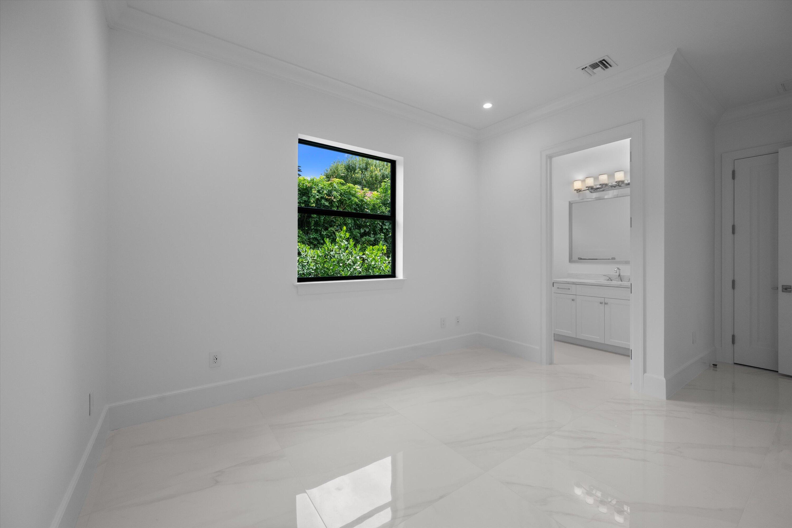 1712 Mayacoo Lakes, West Palm Beach FL 33411