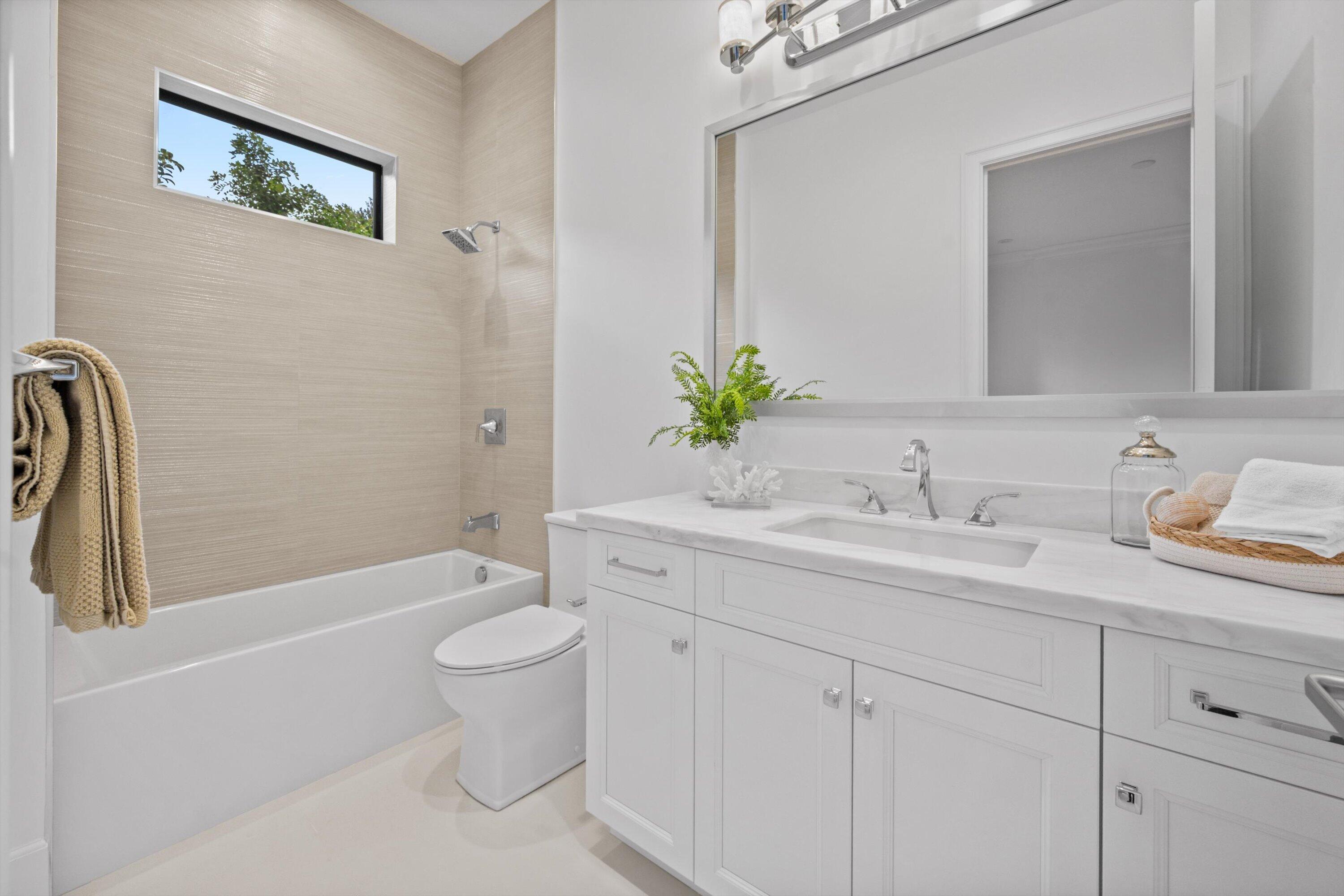 1712 Mayacoo Lakes, West Palm Beach FL 33411