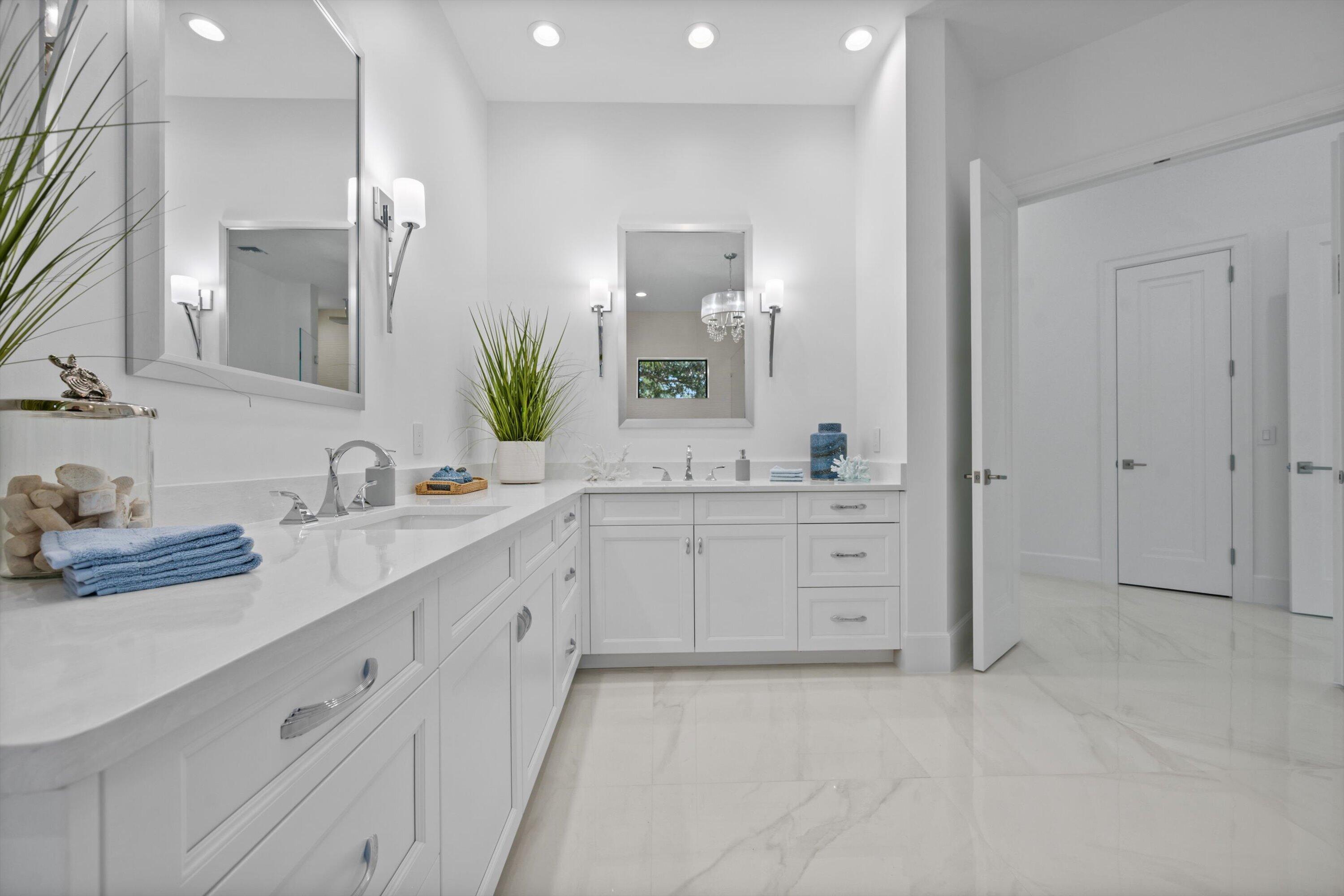 1712 Mayacoo Lakes, West Palm Beach FL 33411