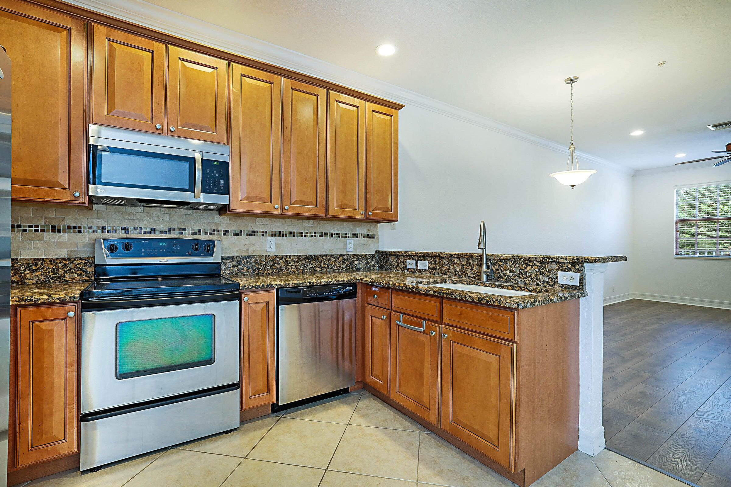 241 E THATCH PALM, Jupiter FL 33458