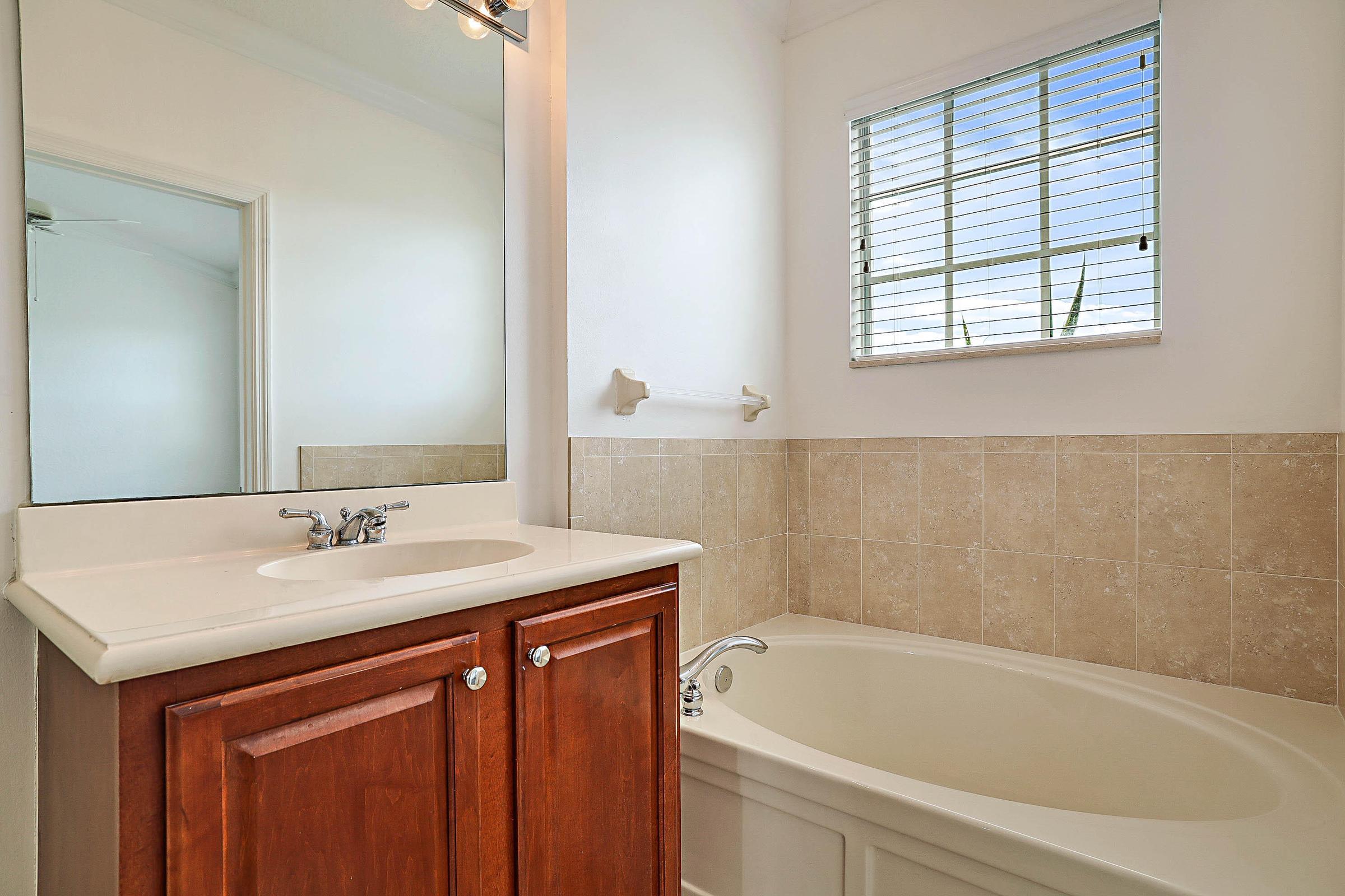 241 E THATCH PALM, Jupiter FL 33458