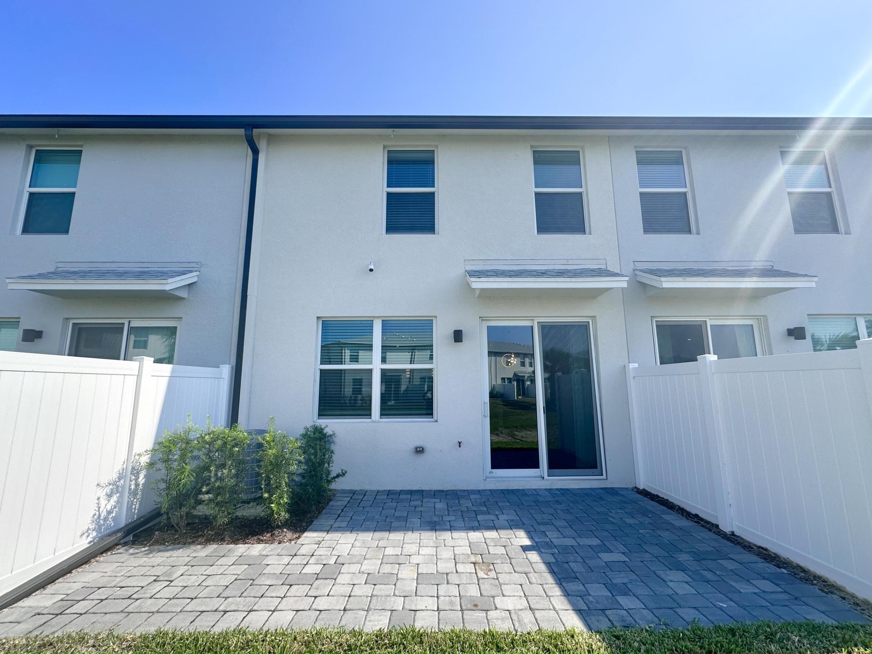 1733 Lindley, West Palm Beach FL 33407