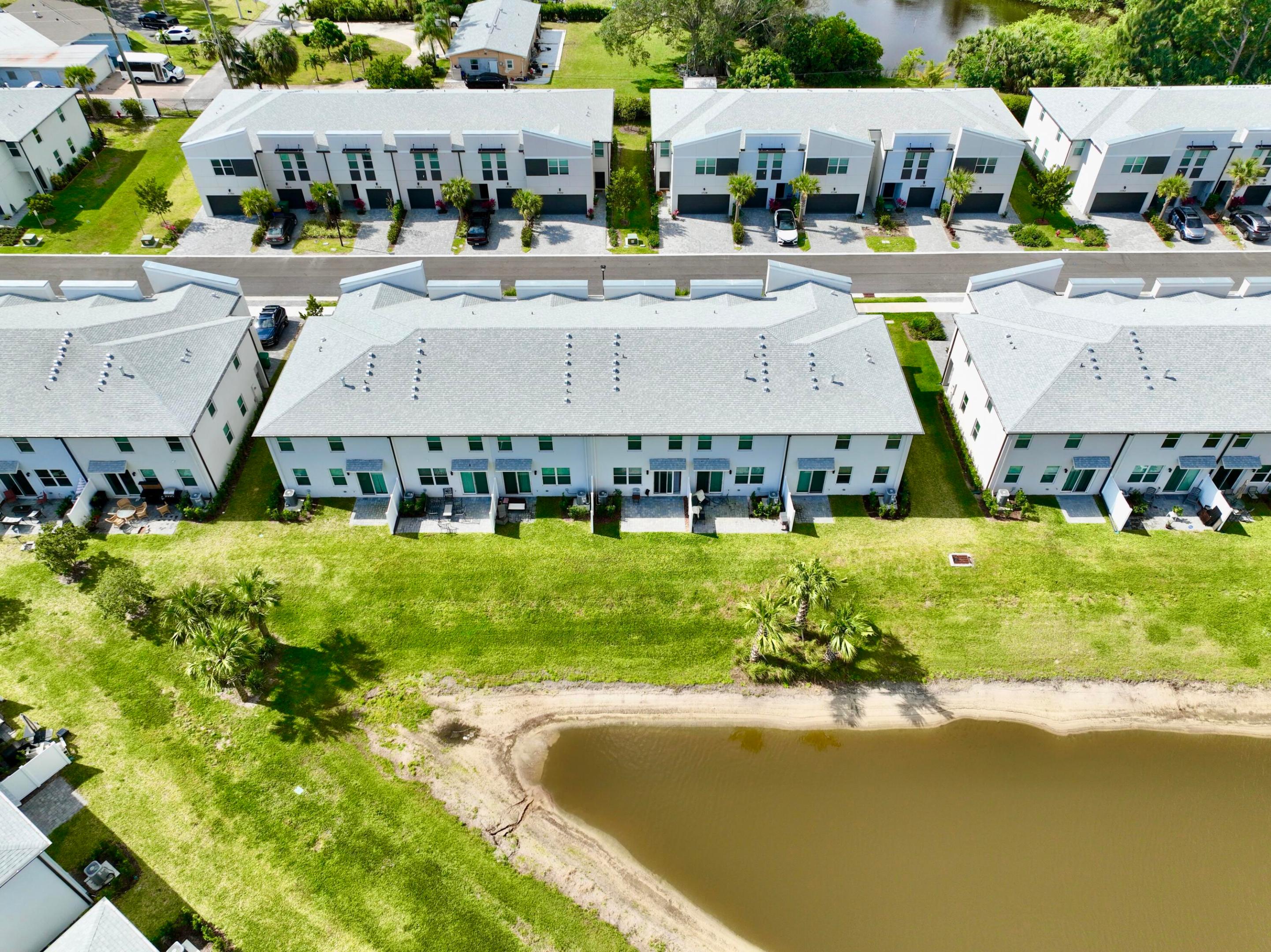 1733 Lindley, West Palm Beach FL 33407