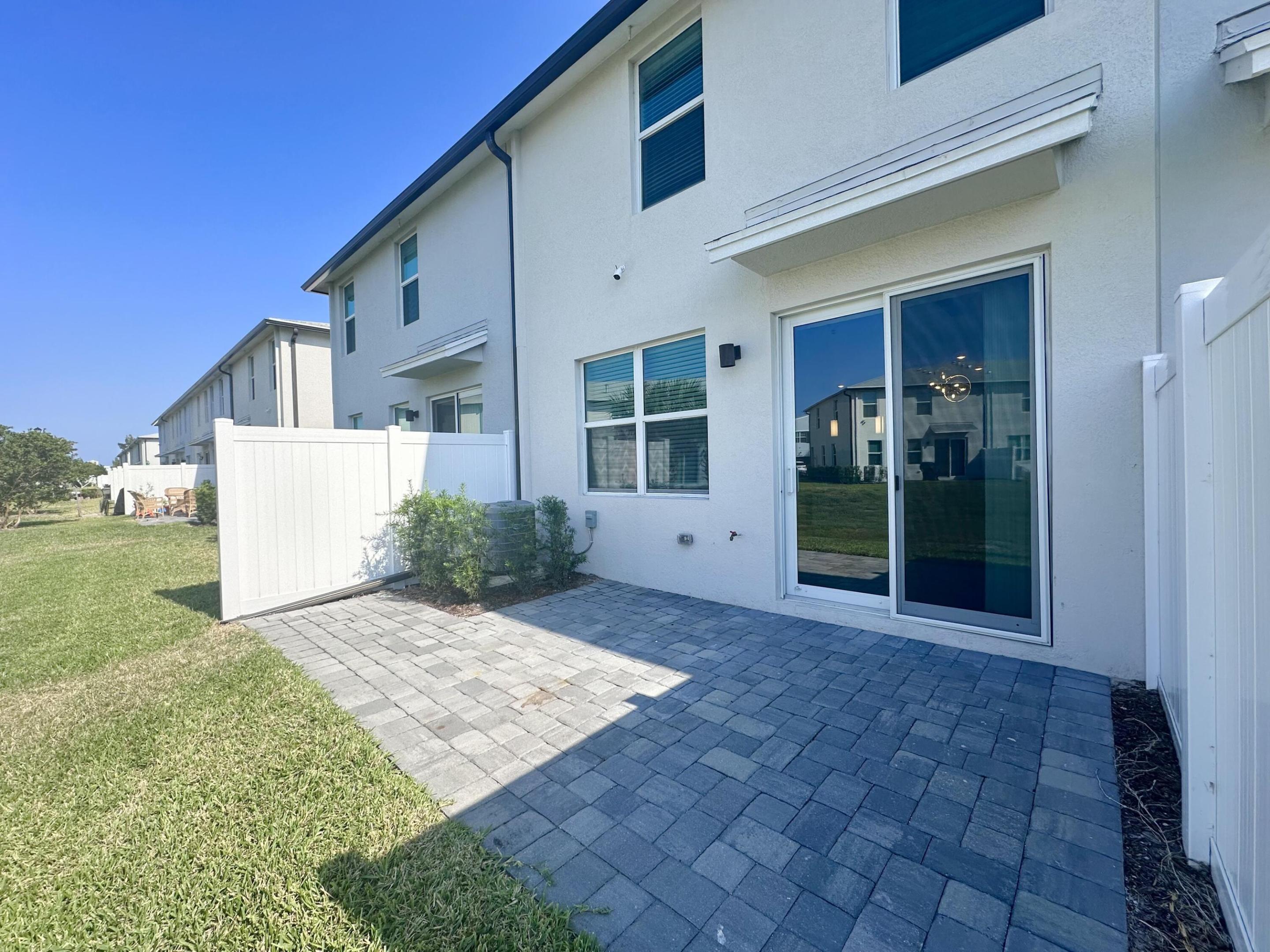1733 Lindley, West Palm Beach FL 33407