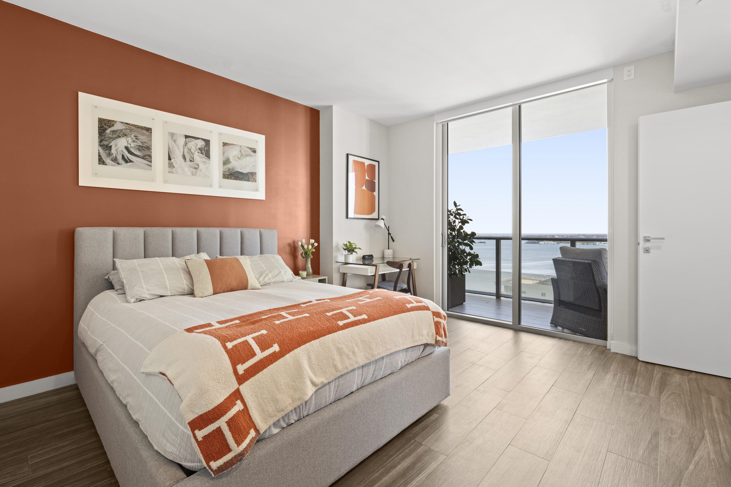 1300 BRICKELL BAY #2105, Miami FL 33131