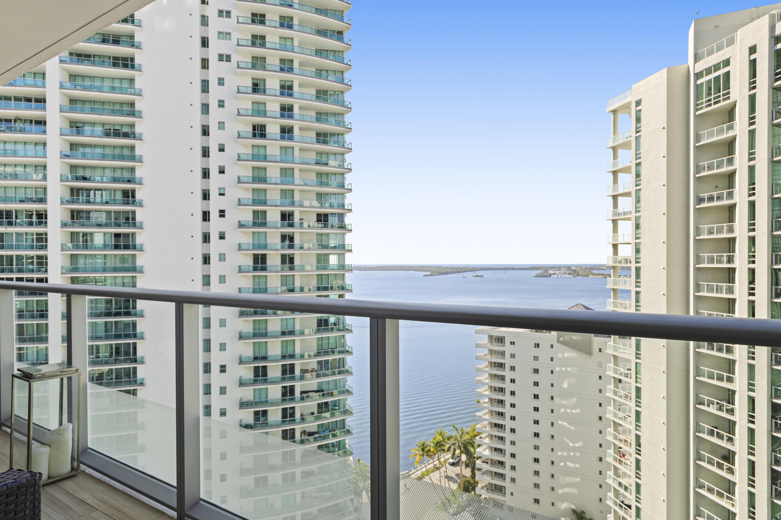 1300 BRICKELL BAY #2105, Miami FL 33131