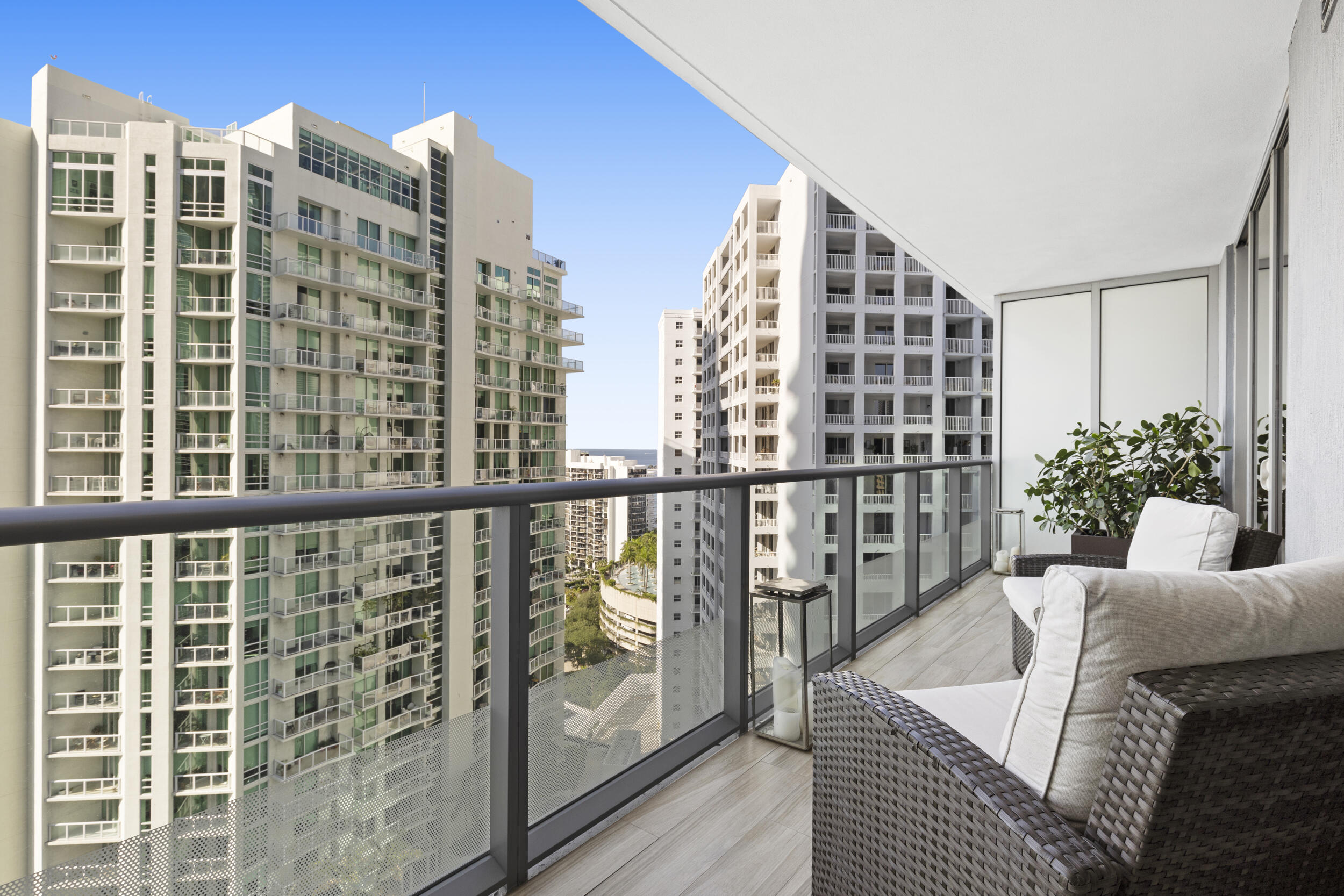 1300 BRICKELL BAY #2105, Miami FL 33131