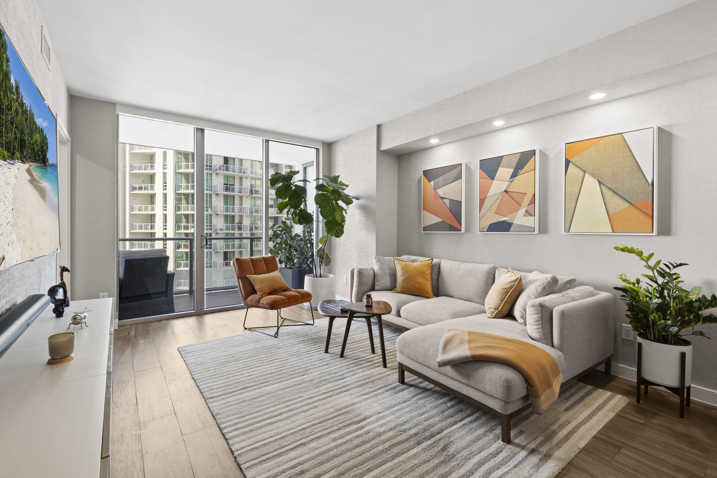 1300 BRICKELL BAY #2105, Miami FL 33131