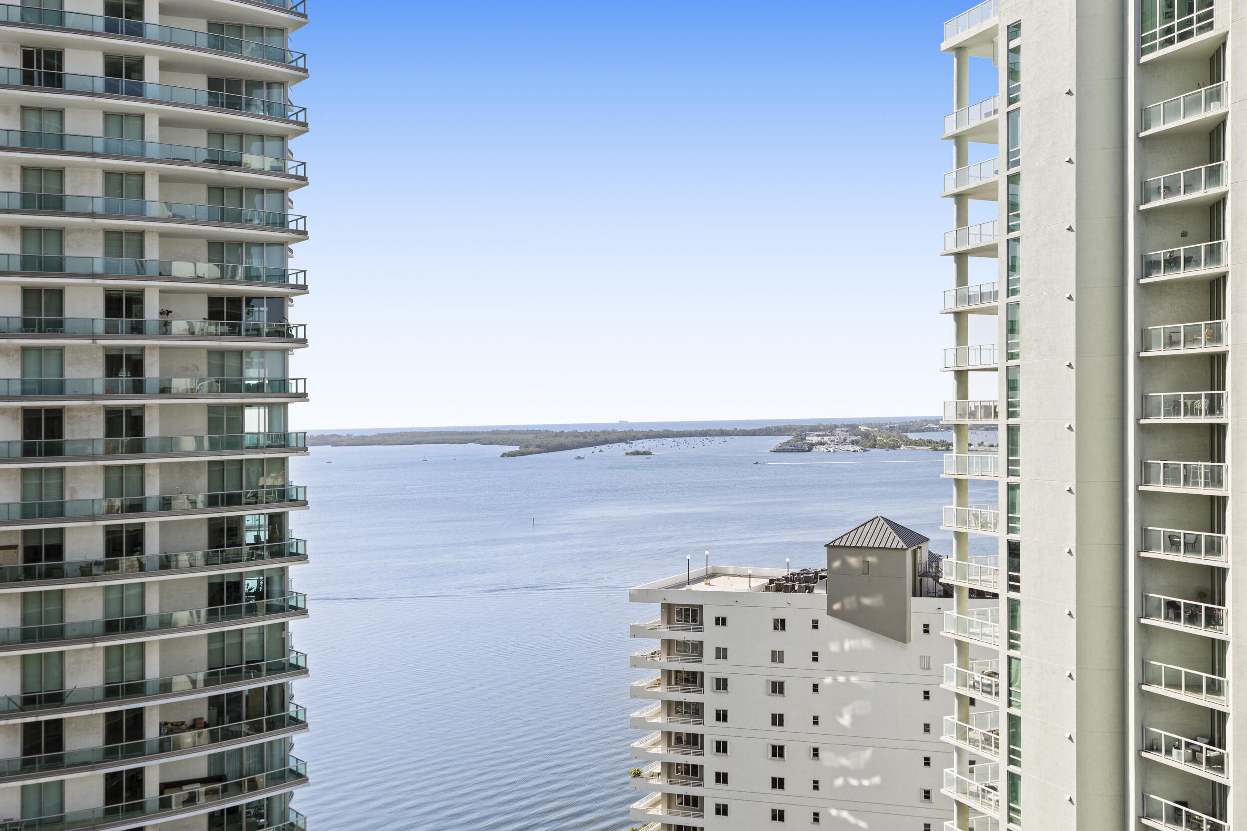 1300 BRICKELL BAY #2105, Miami FL 33131