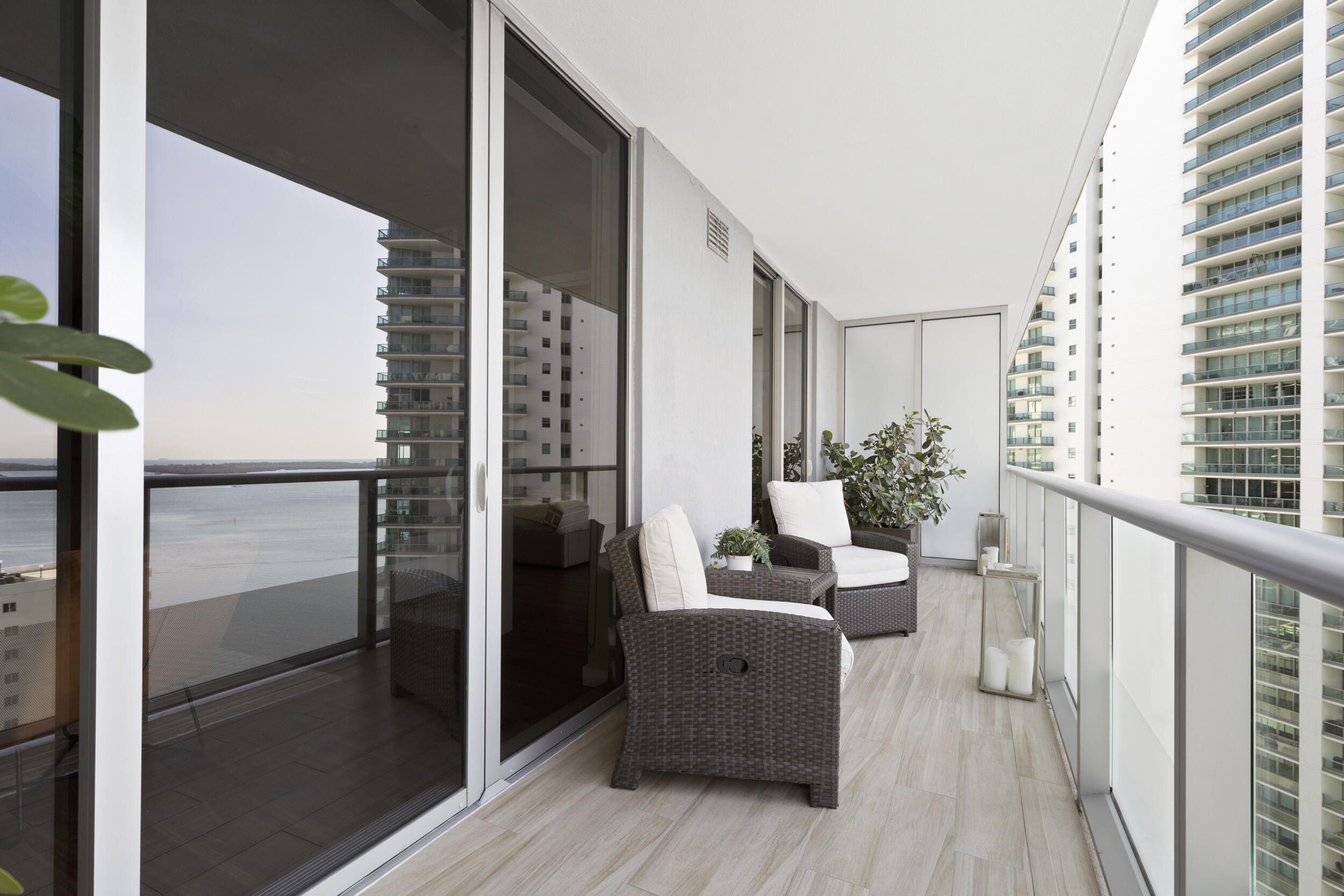 1300 BRICKELL BAY #2105, Miami FL 33131