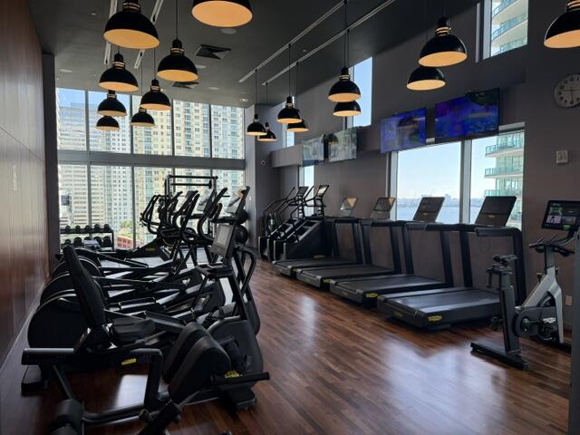 1300 BRICKELL BAY #2105, Miami FL 33131