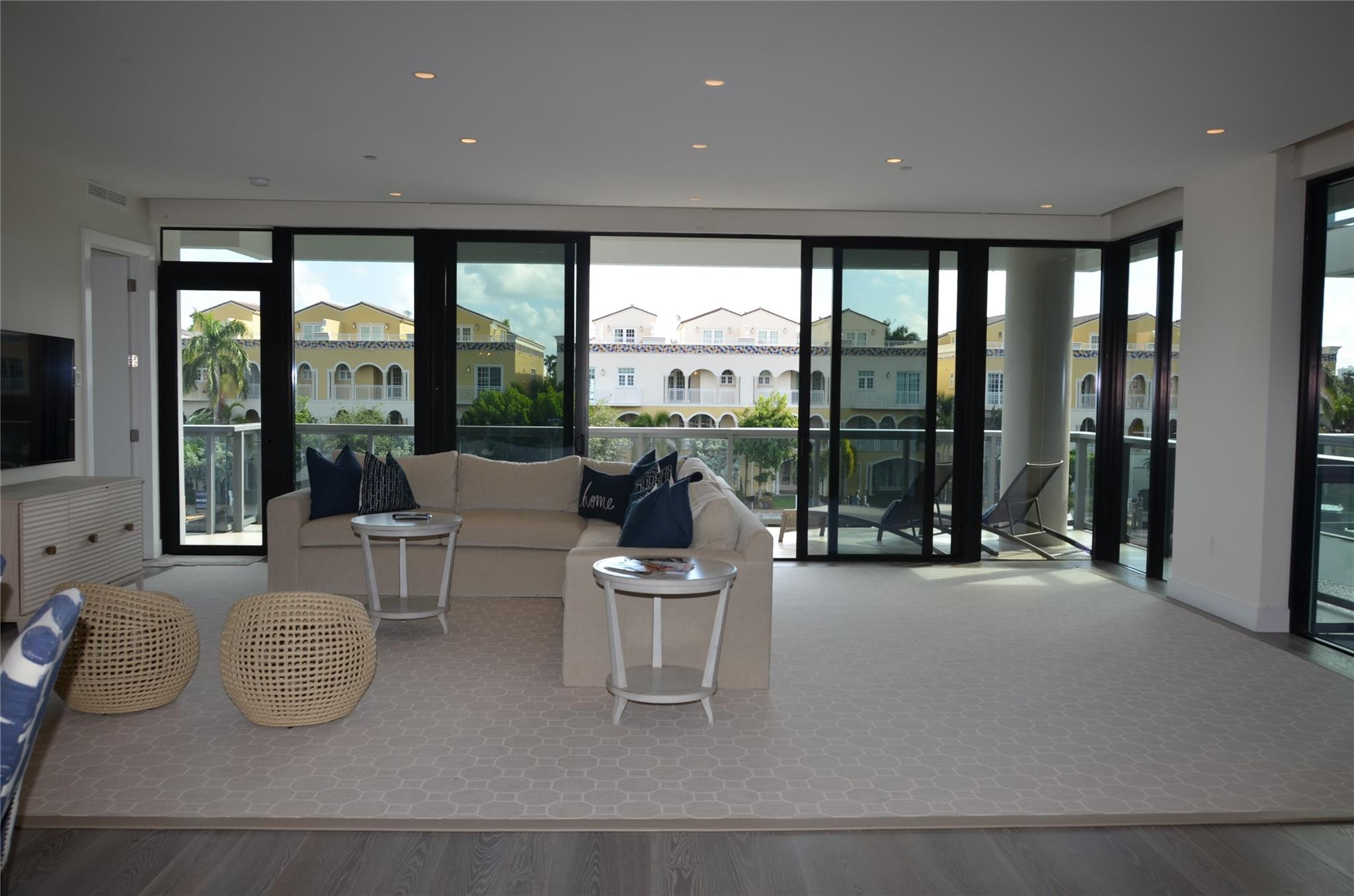 80 HENDRICKS #302, Fort Lauderdale FL 33301
