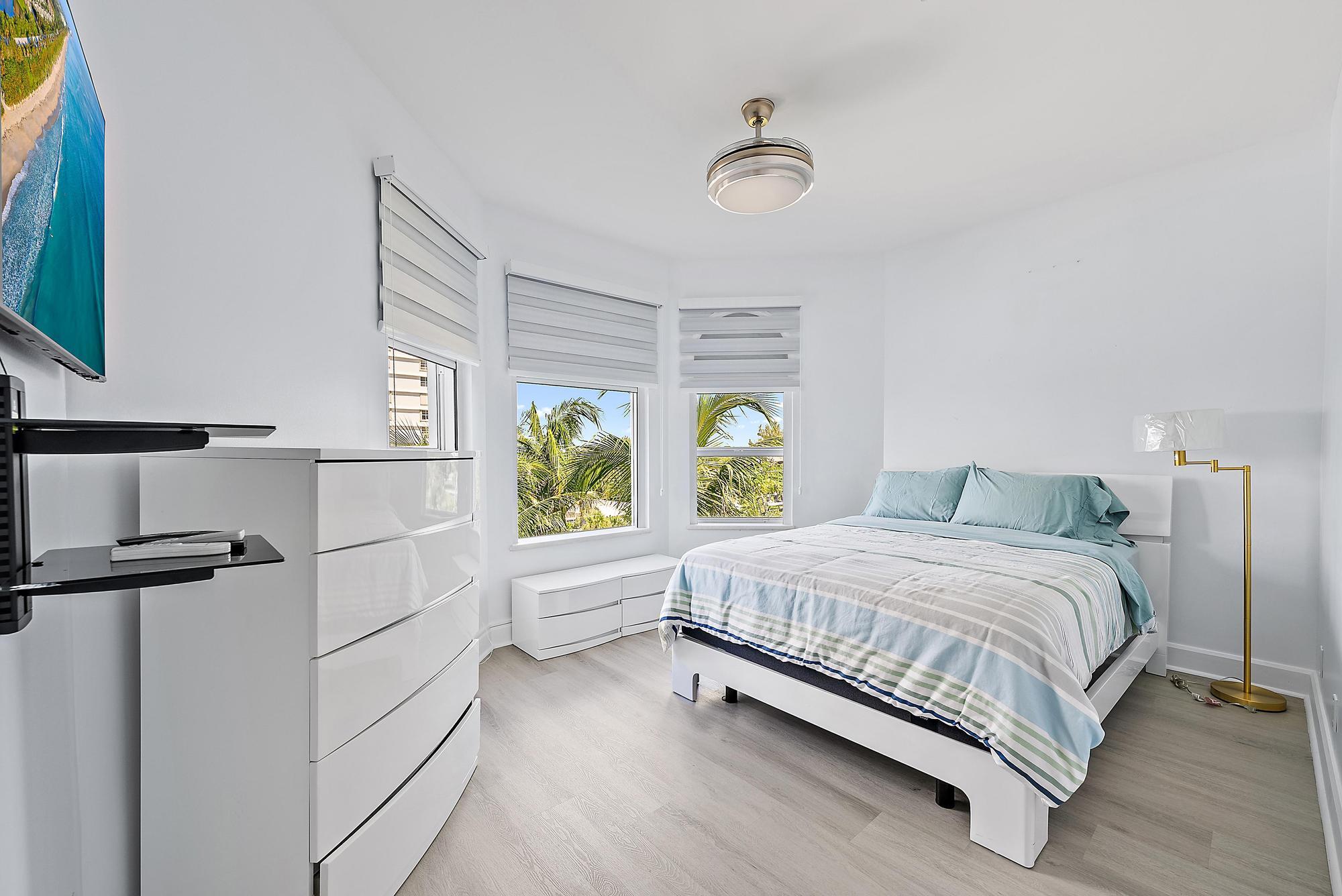 2070 N Ocean #PH4, Boca Raton FL 33431