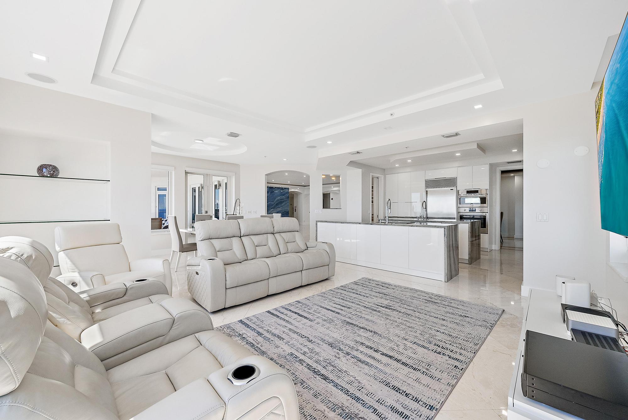 2070 N Ocean #PH4, Boca Raton FL 33431