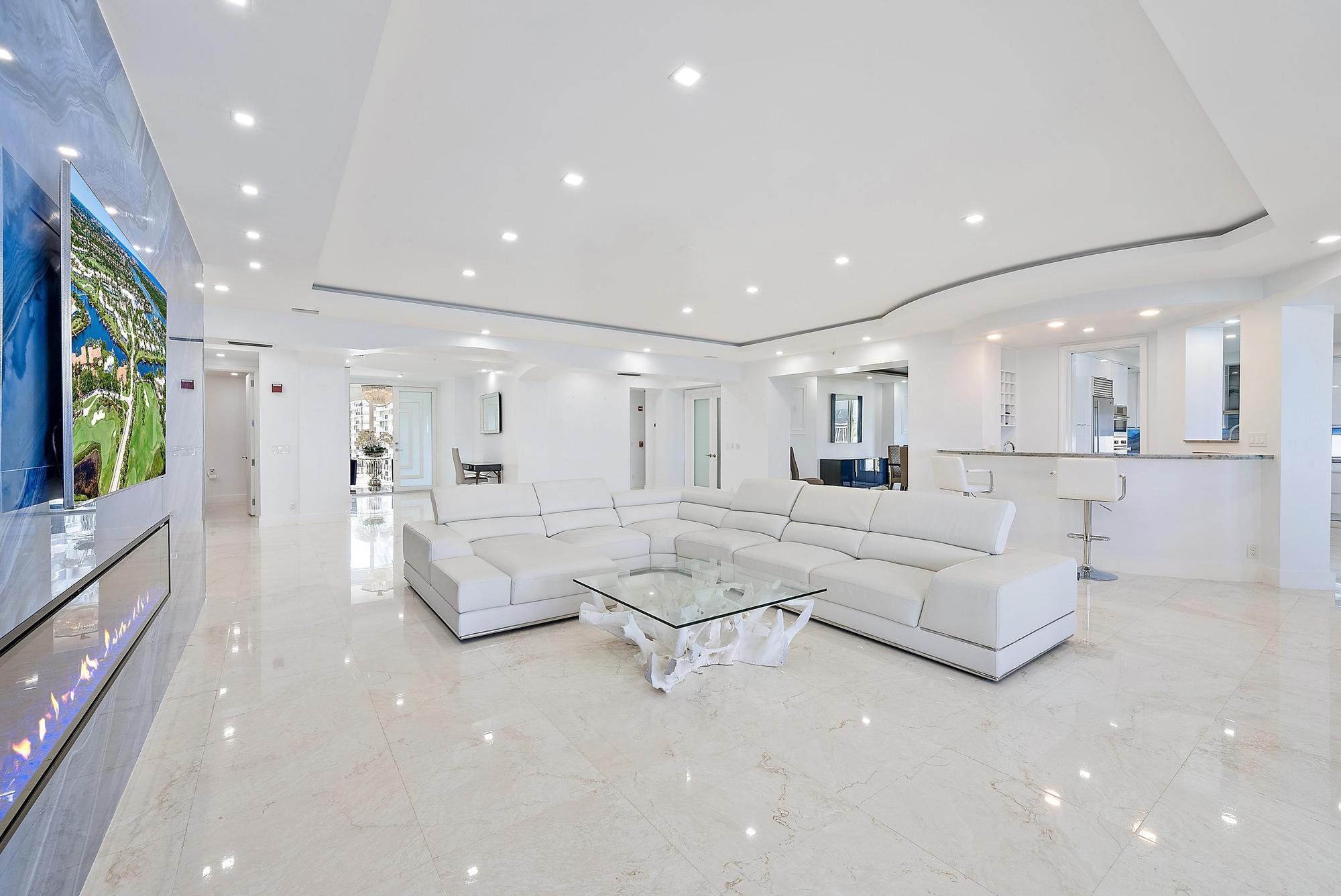 2070 N Ocean #PH4, Boca Raton FL 33431