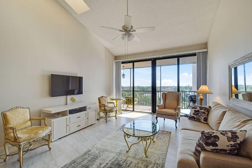 11370 Twelve Oaks #614, North Palm Beach FL 33408