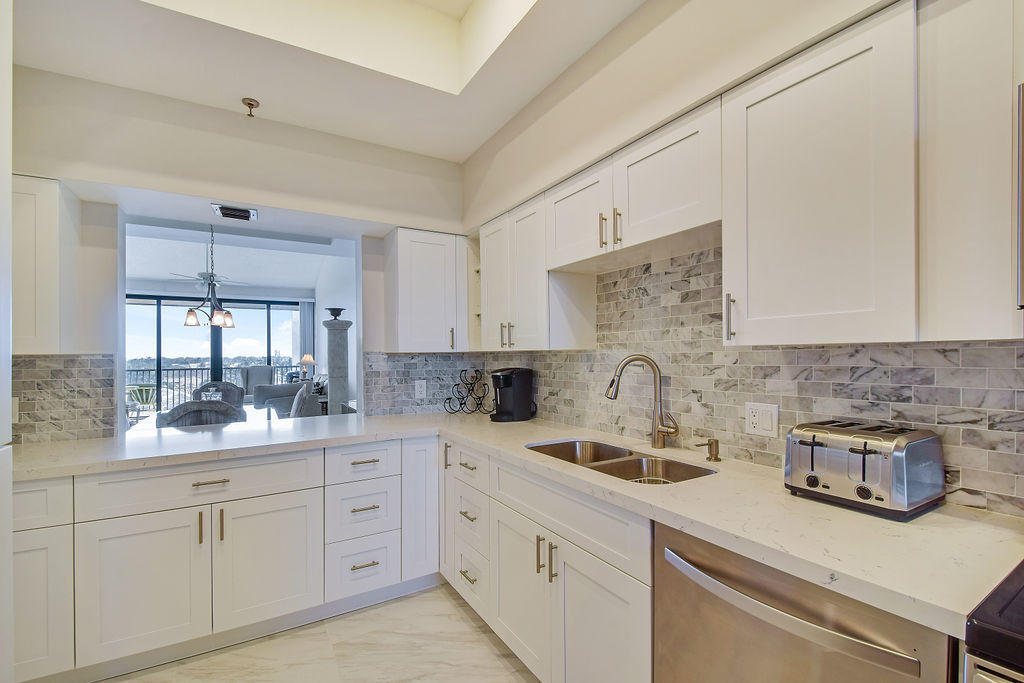 11370 Twelve Oaks #614, North Palm Beach FL 33408