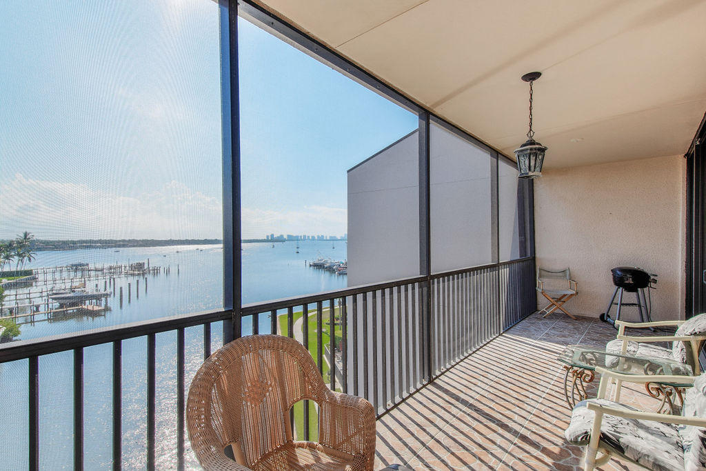 11370 Twelve Oaks #614, North Palm Beach FL 33408