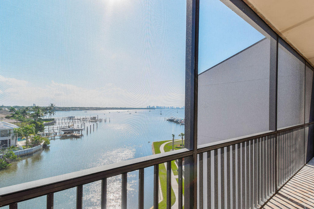 11370 Twelve Oaks #614, North Palm Beach FL 33408