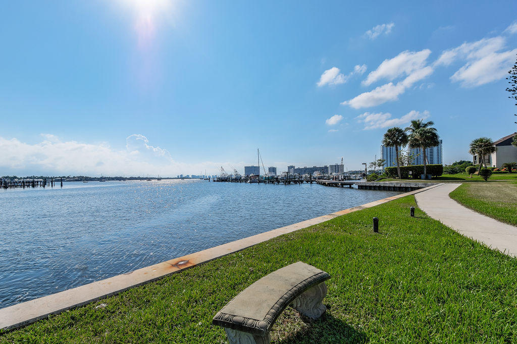 11370 Twelve Oaks #614, North Palm Beach FL 33408