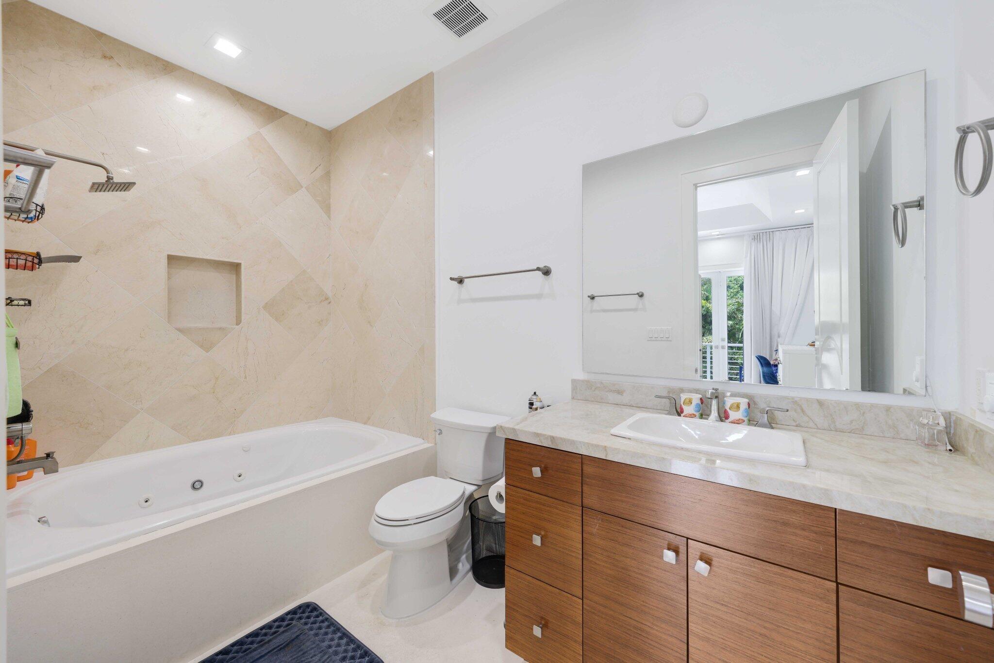 12 Sylvan, Fort Lauderdale FL 33316