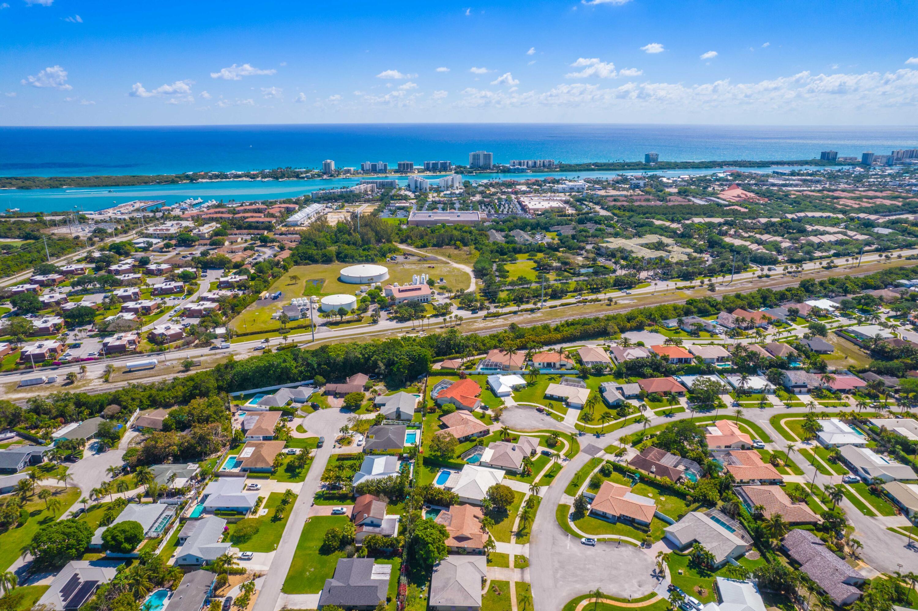 88 Pinehill, Tequesta FL 33469