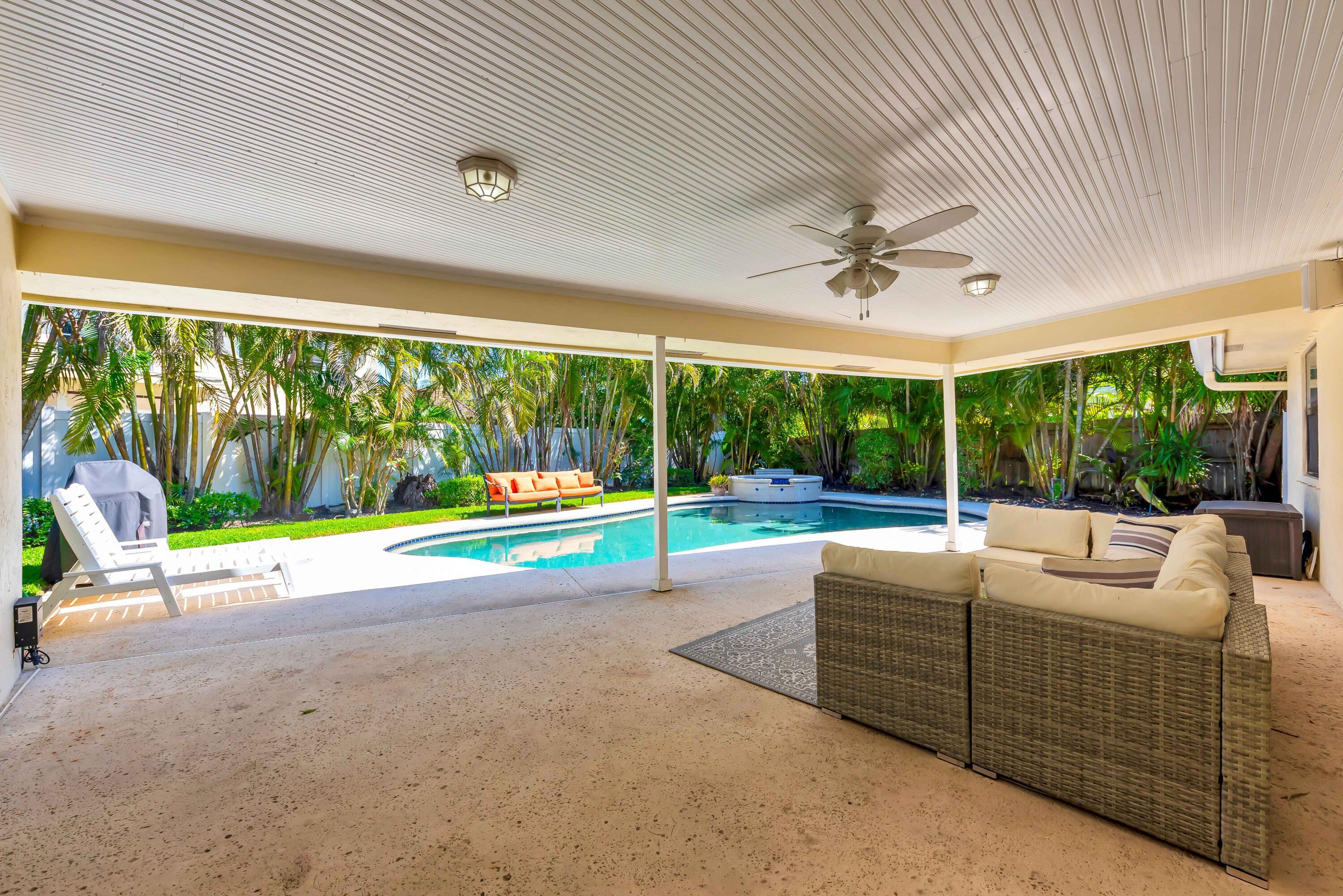 88 Pinehill, Tequesta FL 33469