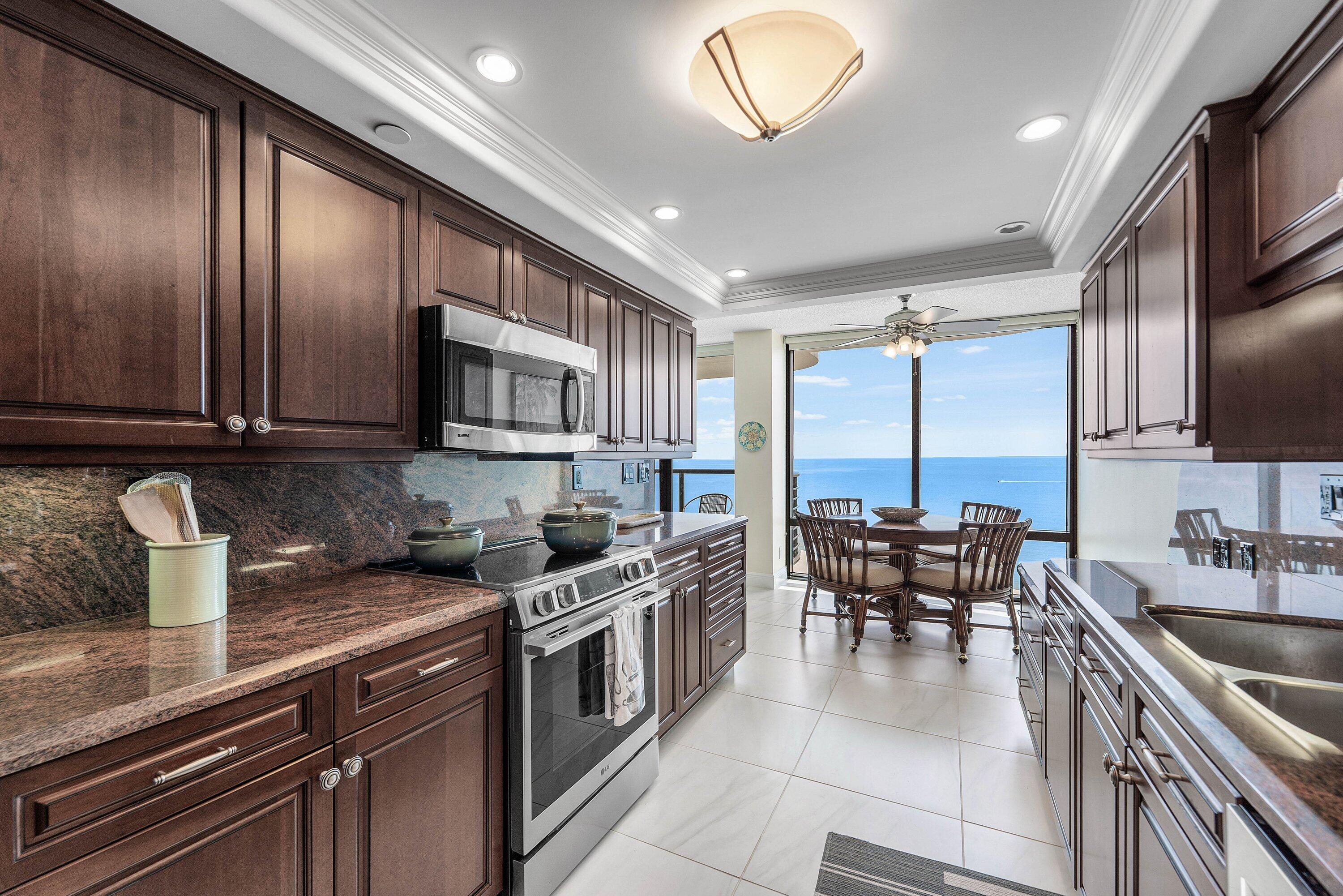 250 S OCEAN #8F, Boca Raton FL 33432