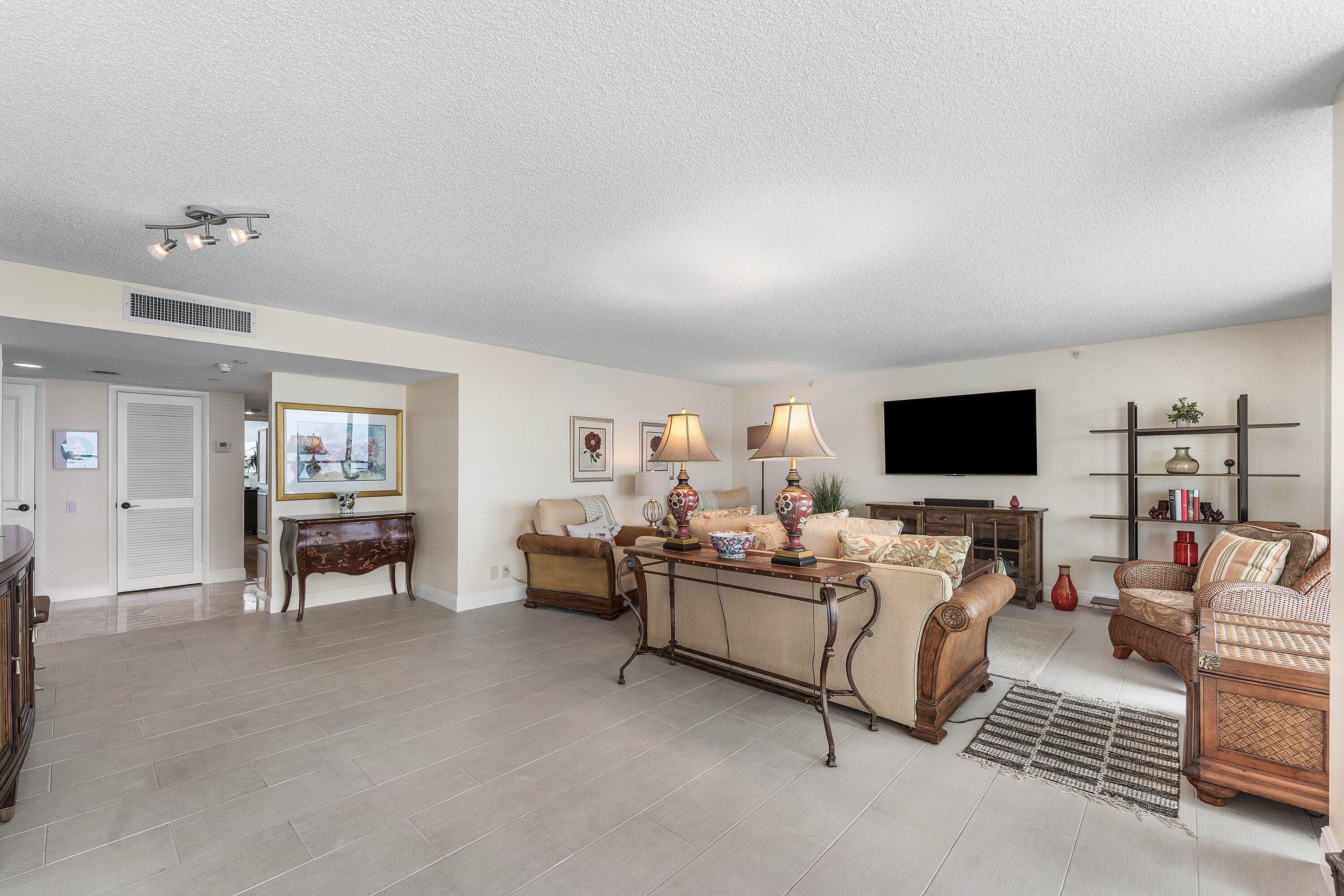 250 S OCEAN #8F, Boca Raton FL 33432