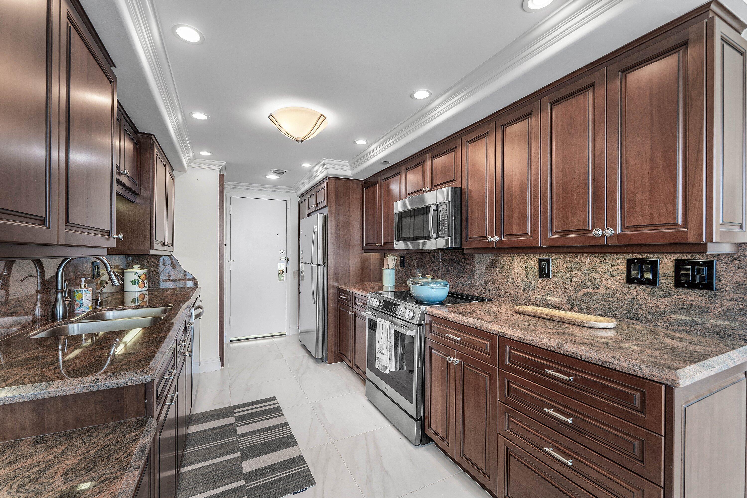 250 S OCEAN #8F, Boca Raton FL 33432