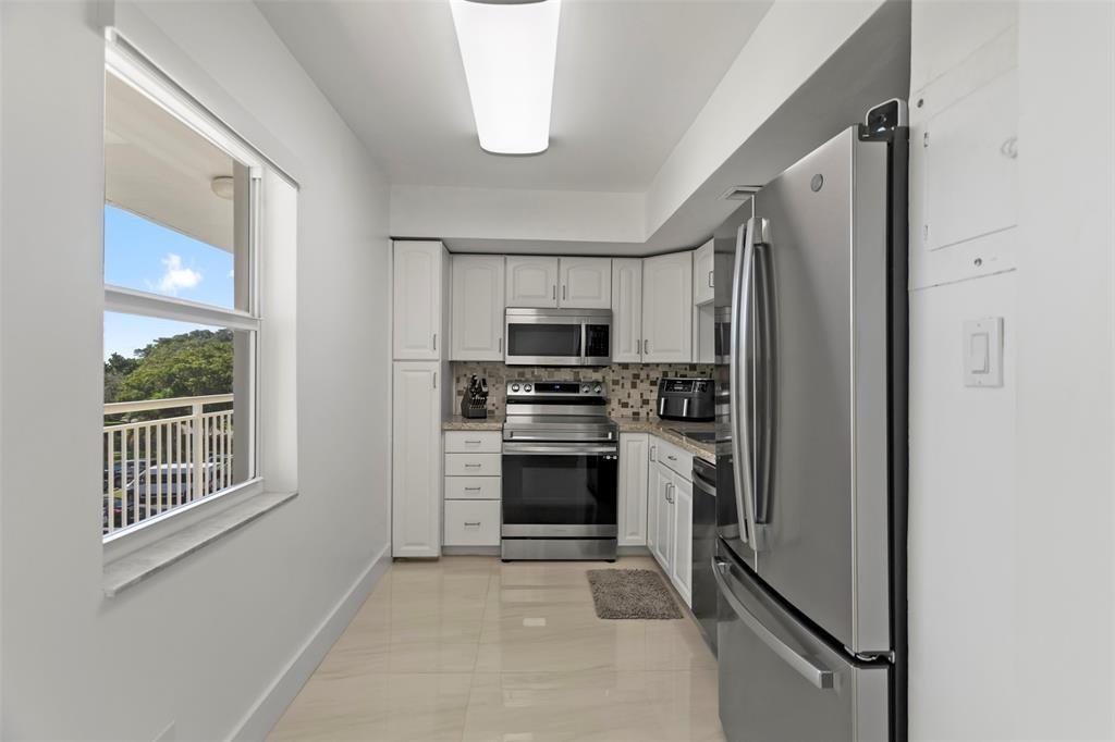 3100 NE 48th #413, Lighthouse Point FL 33064