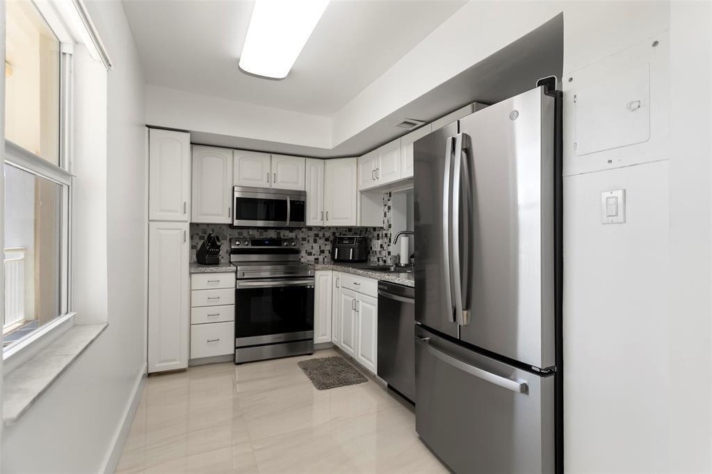 3100 NE 48th #413, Lighthouse Point FL 33064