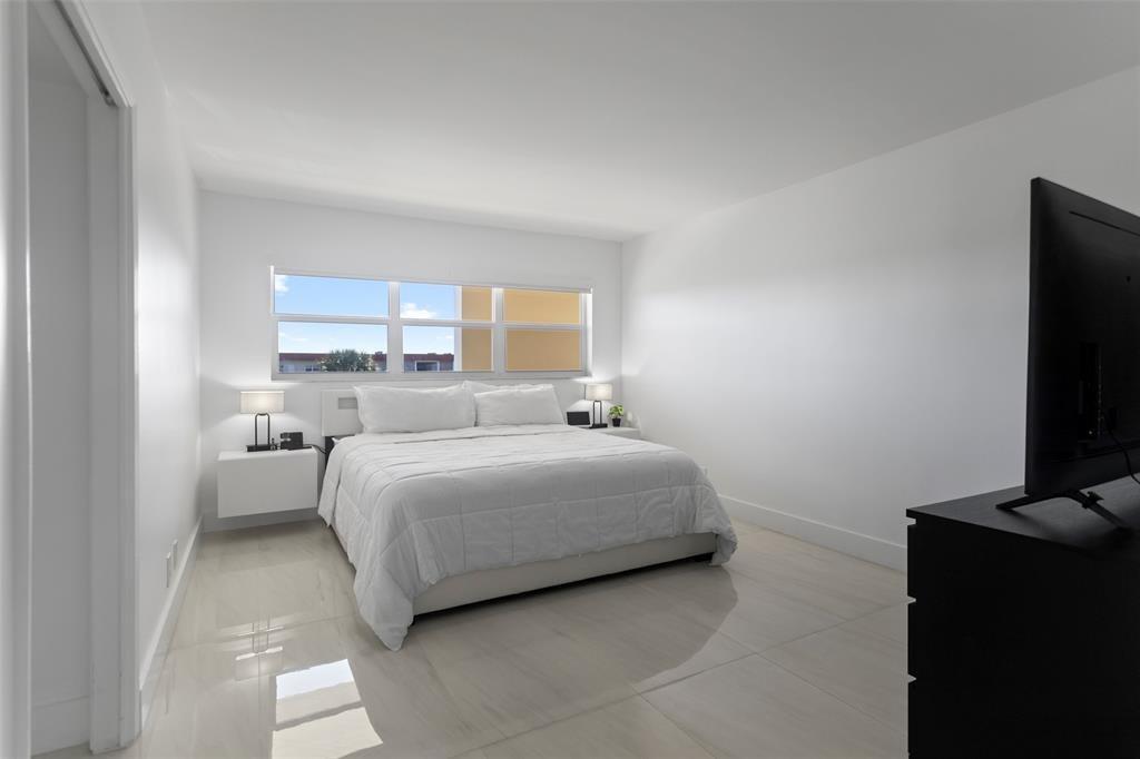 3100 NE 48th #413, Lighthouse Point FL 33064
