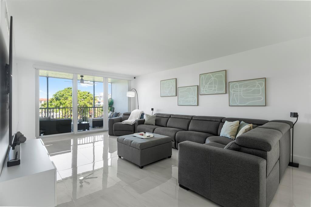 3100 NE 48th #413, Lighthouse Point FL 33064