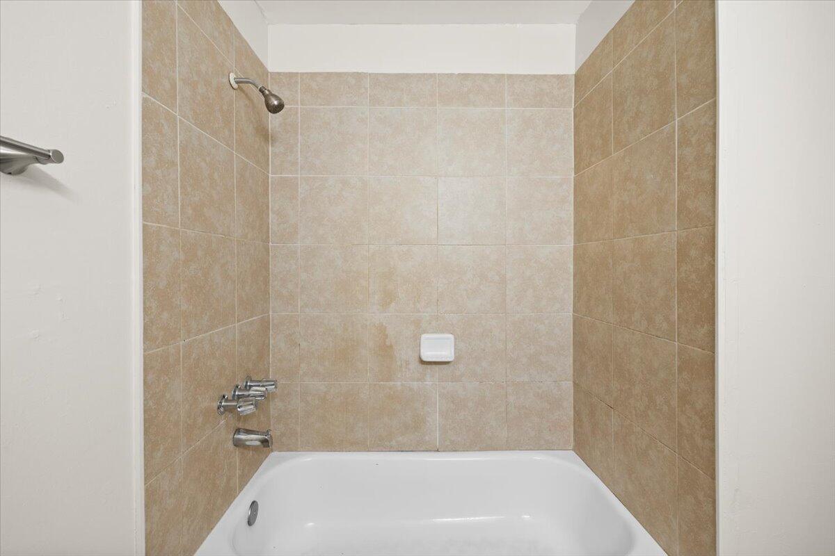 7712 SW 7TH, North Lauderdale FL 33068