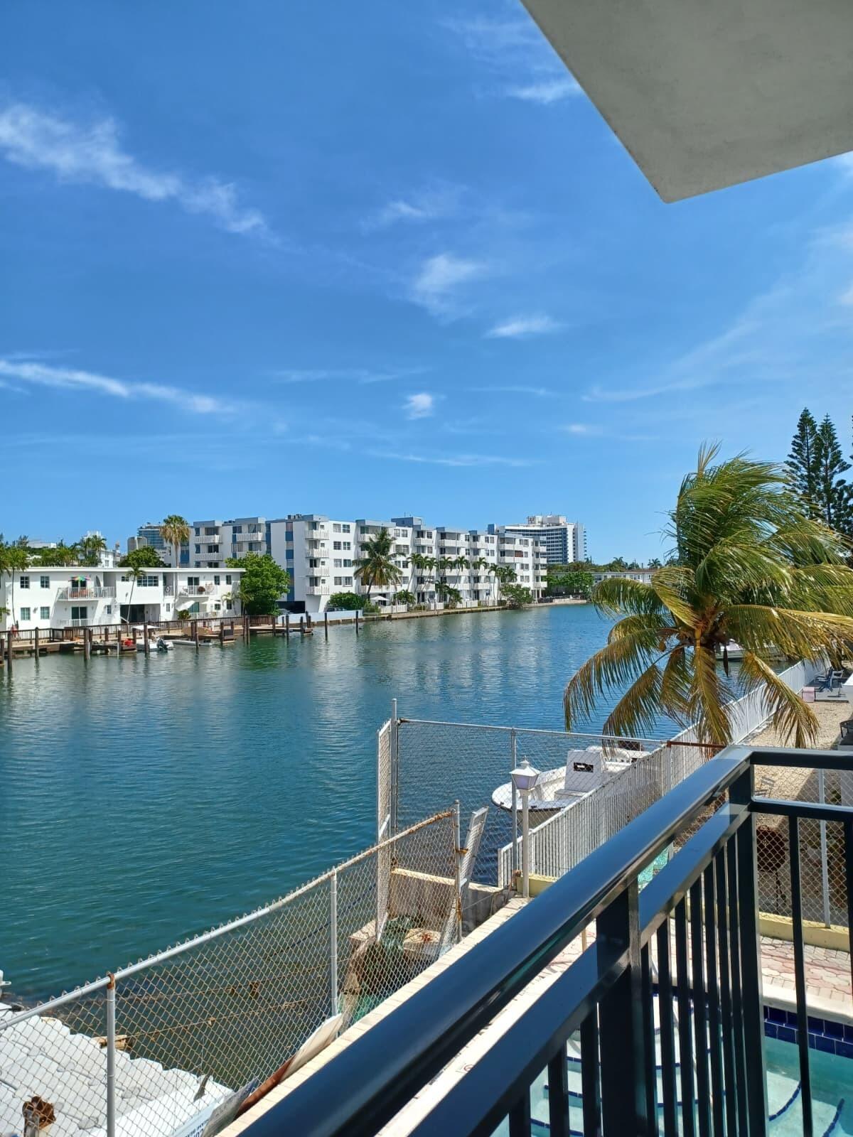 8001 N CRESPI #2C, Miami Beach FL 33141