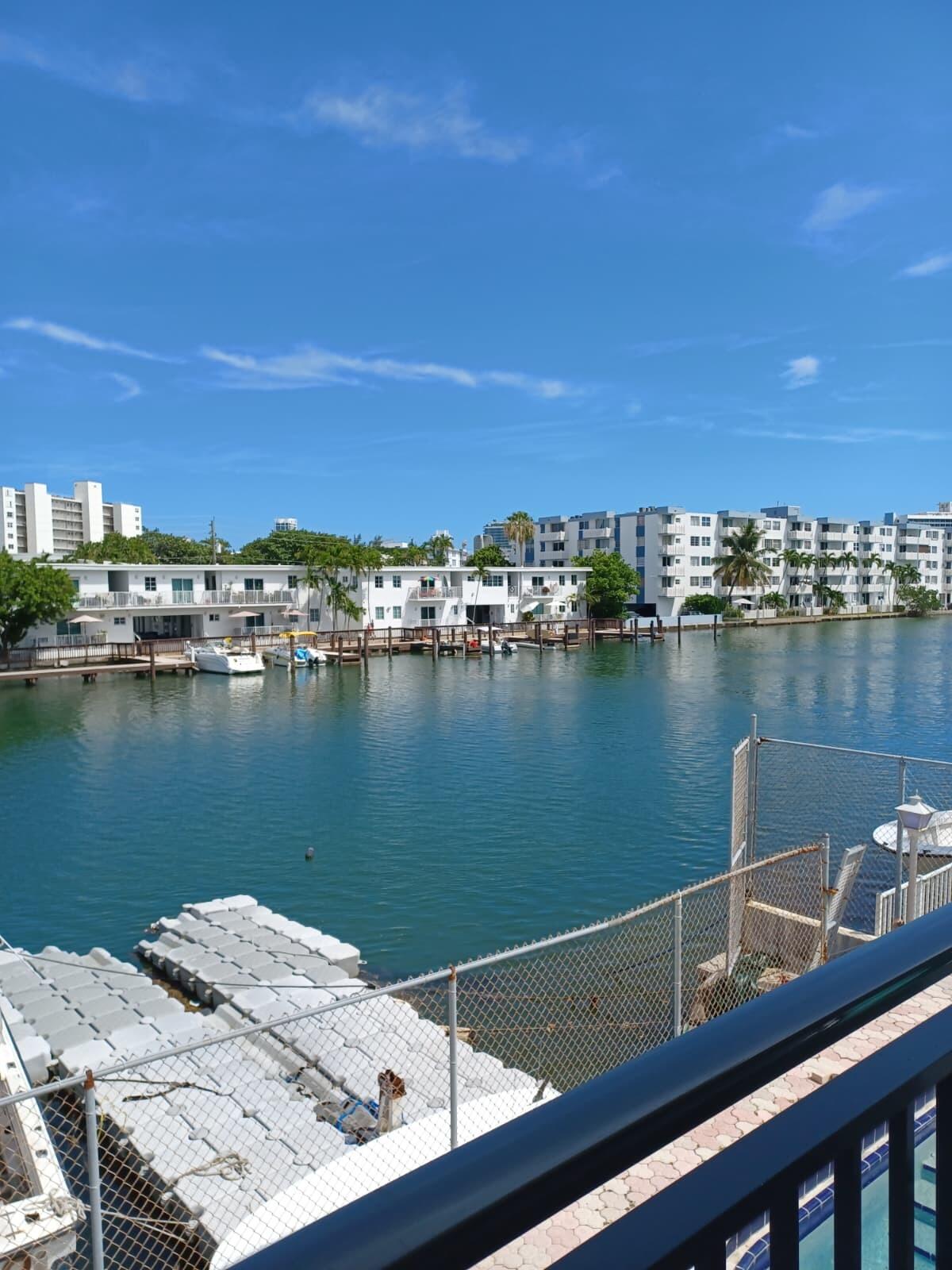 8001 N CRESPI #2C, Miami Beach FL 33141