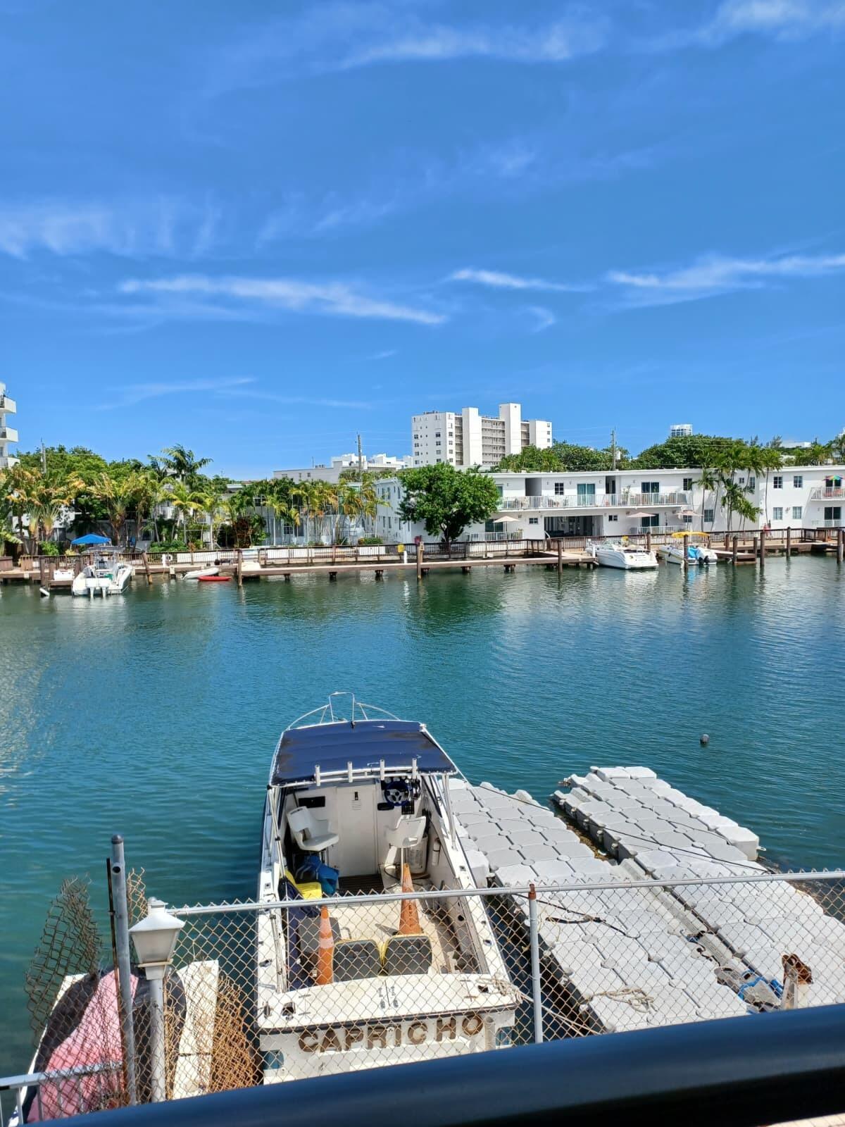 8001 N CRESPI #2C, Miami Beach FL 33141