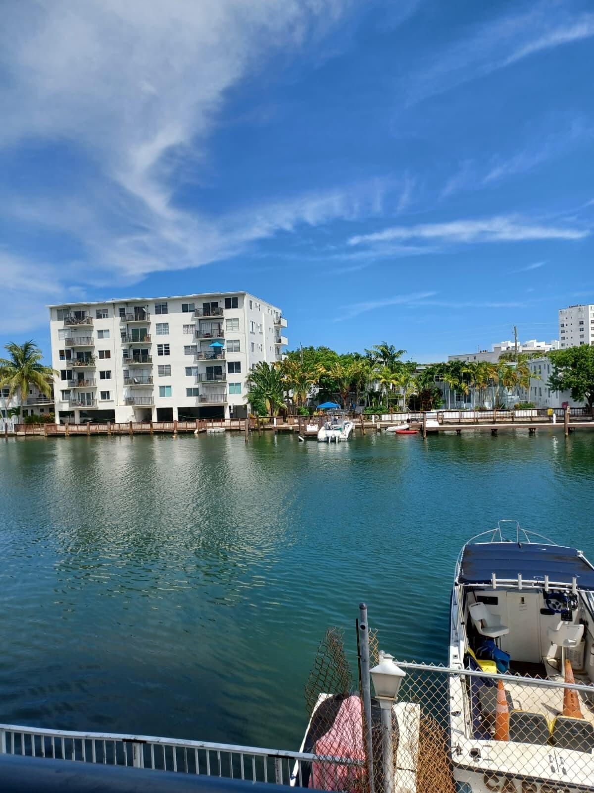 8001 N CRESPI #2C, Miami Beach FL 33141
